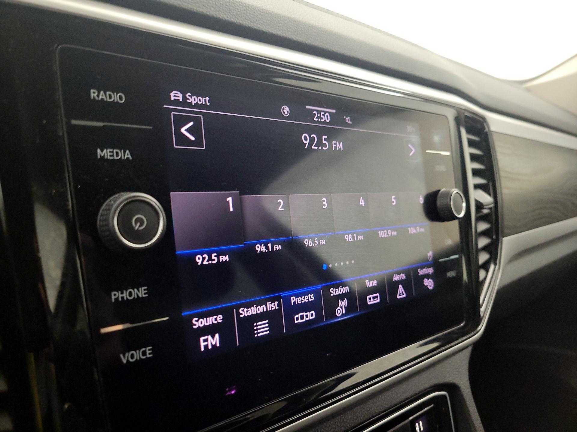 Thumbnail: 2022 Volkswagen Atlas - 15