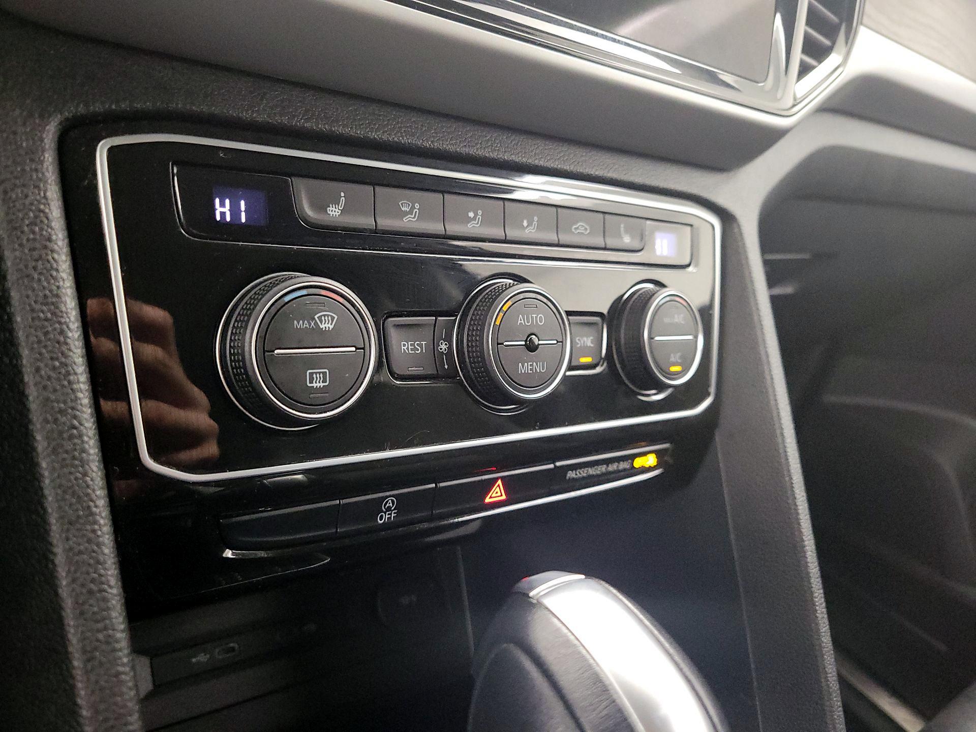 Thumbnail: 2022 Volkswagen Atlas - 16