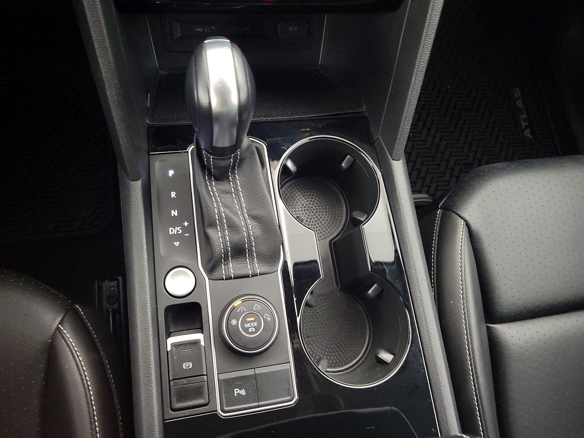 Thumbnail: 2022 Volkswagen Atlas - 17