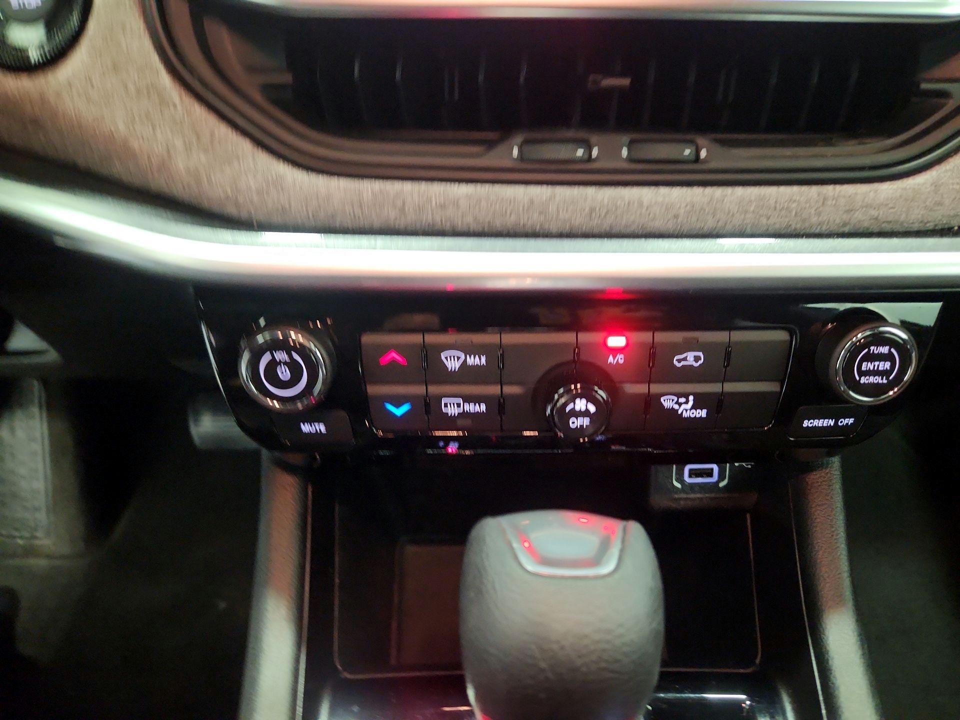 Thumbnail: 2024 Jeep Compass - 16