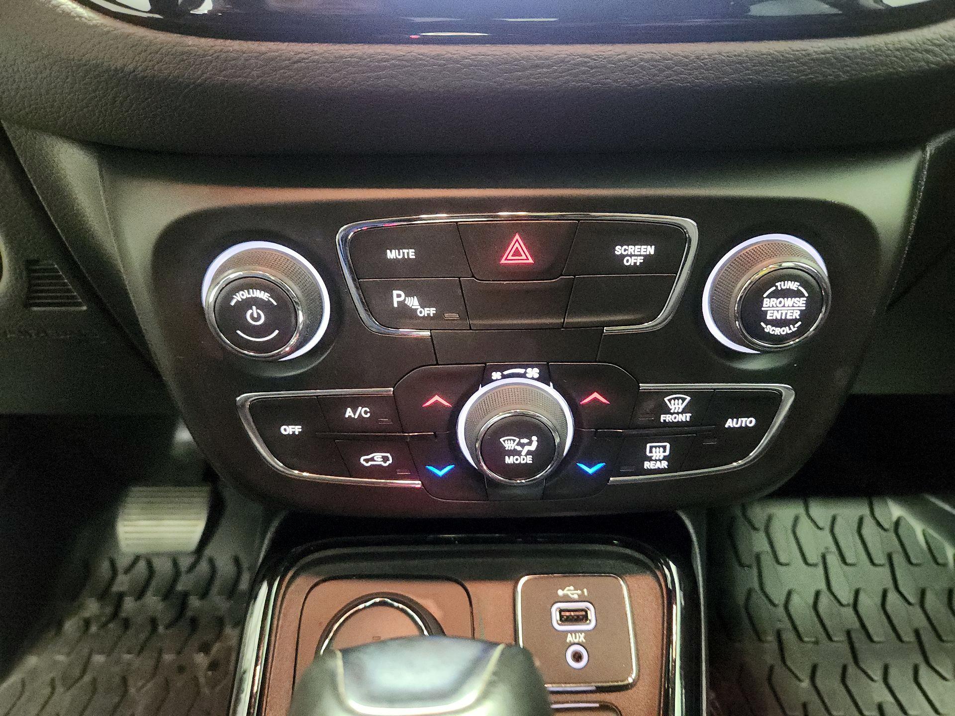 Thumbnail: 2020 Jeep Compass - 16