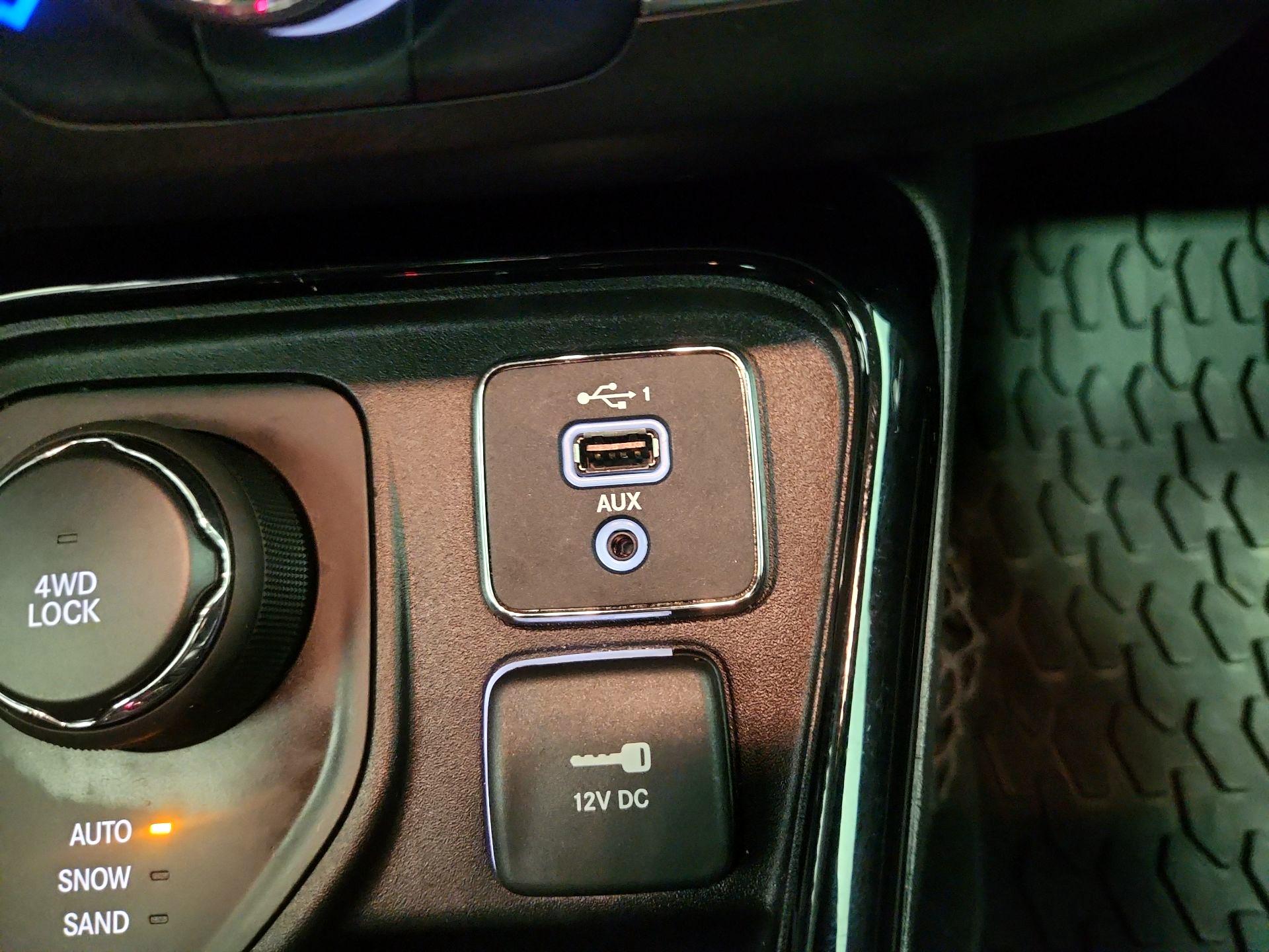 Thumbnail: 2020 Jeep Compass - 18