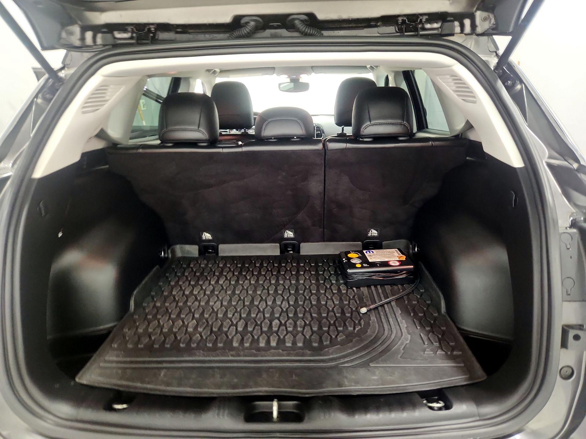 Thumbnail: 2020 Jeep Compass - 20