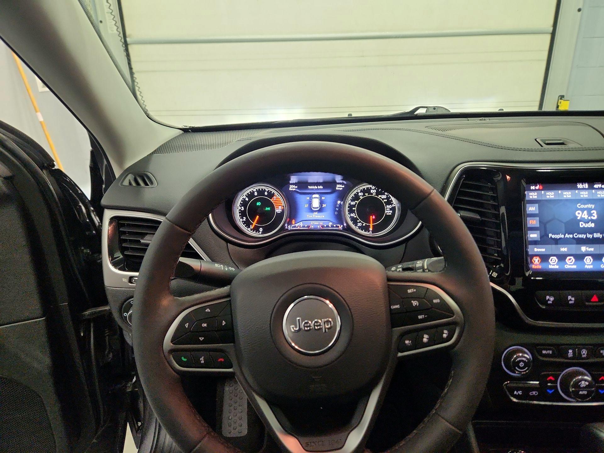 Thumbnail: 2021 Jeep Cherokee - 10