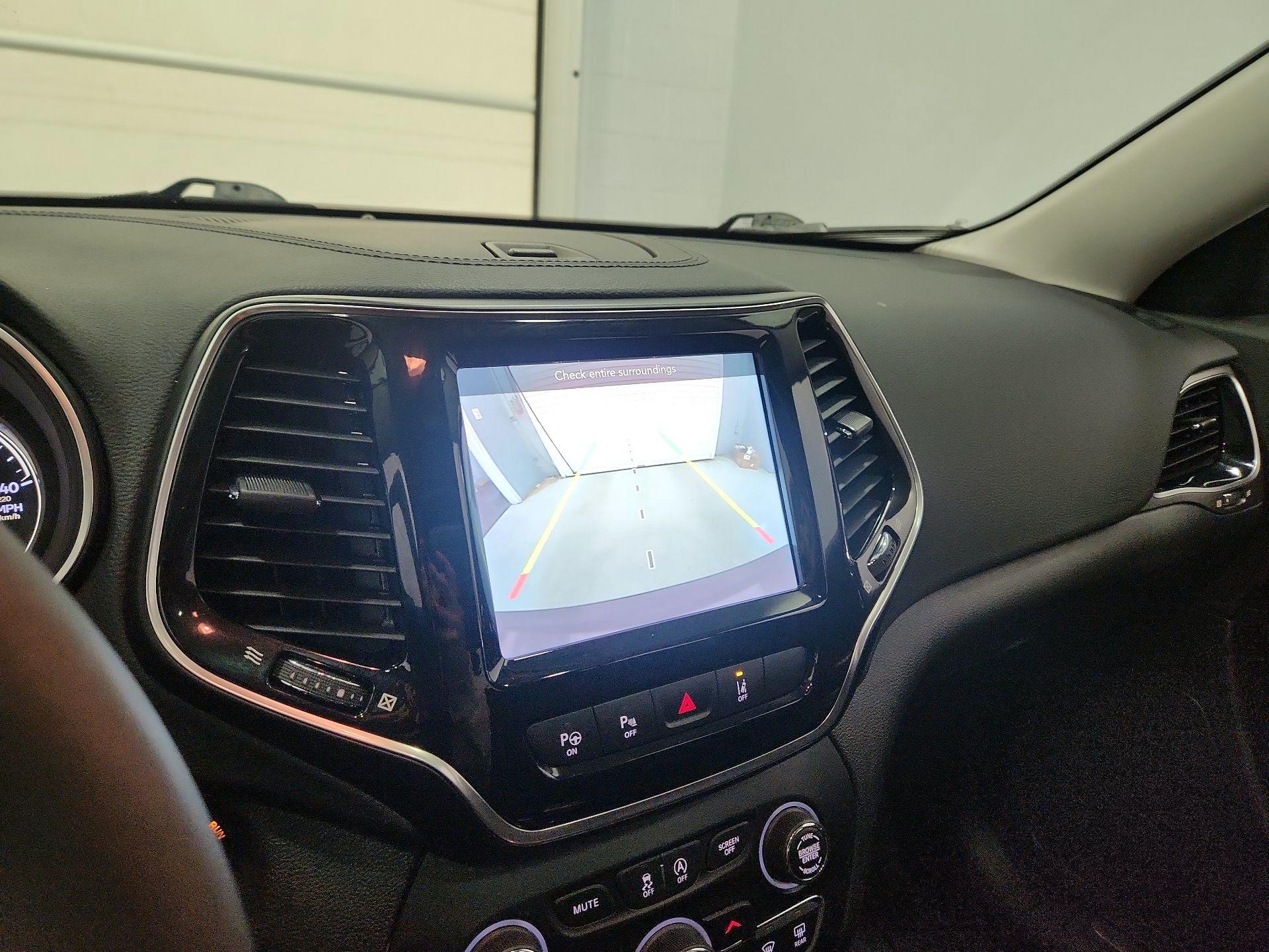 Thumbnail: 2021 Jeep Cherokee - 14