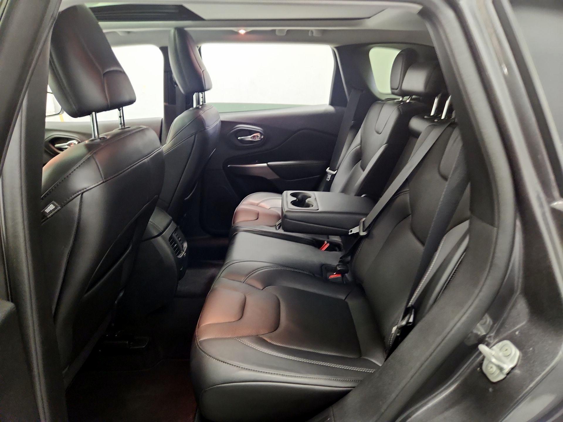 Thumbnail: 2021 Jeep Cherokee - 20