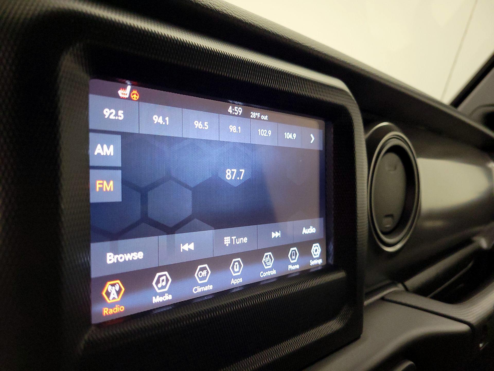 Thumbnail: 2022 Jeep Gladiator - 15