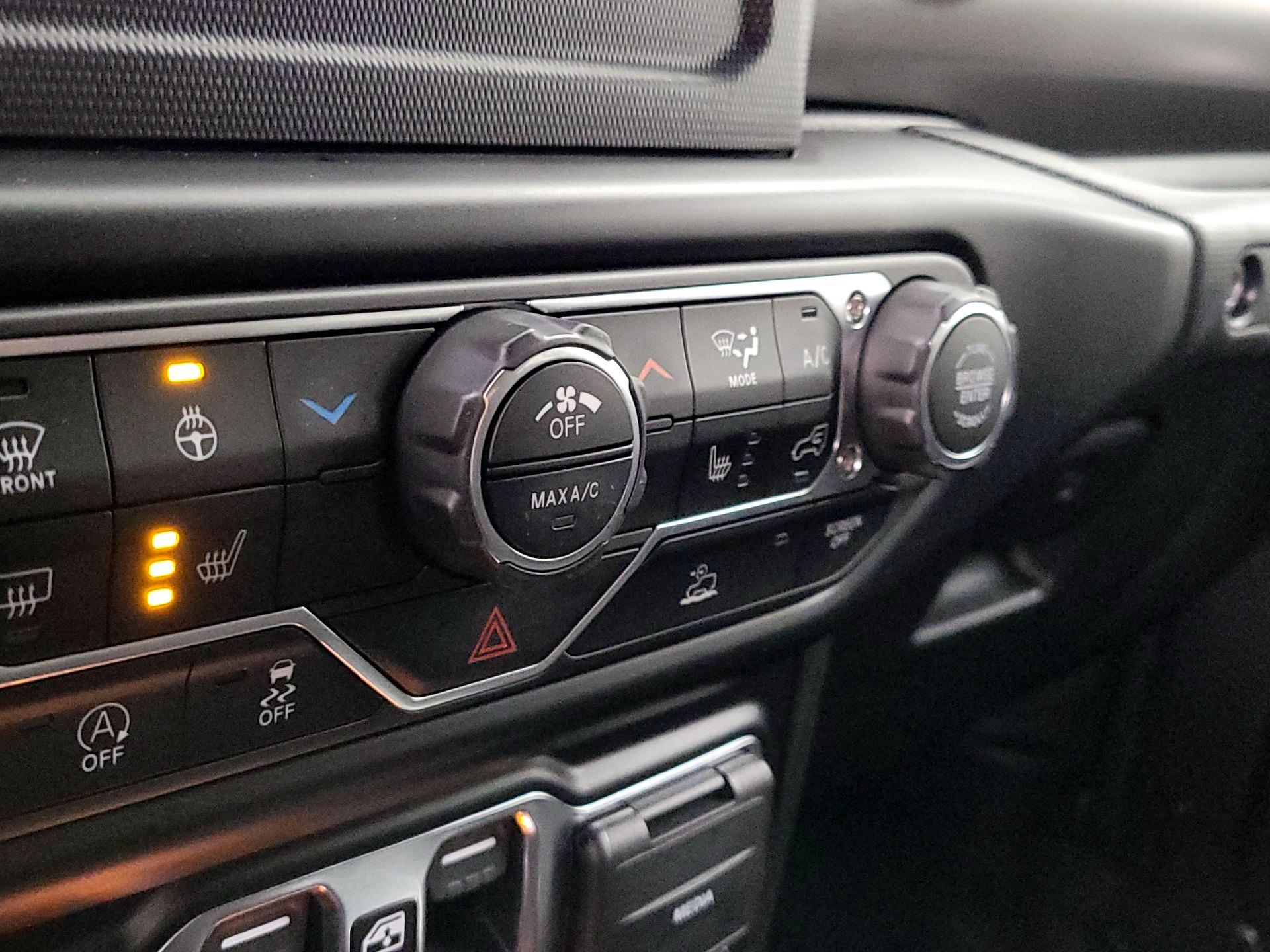 Thumbnail: 2022 Jeep Gladiator - 16