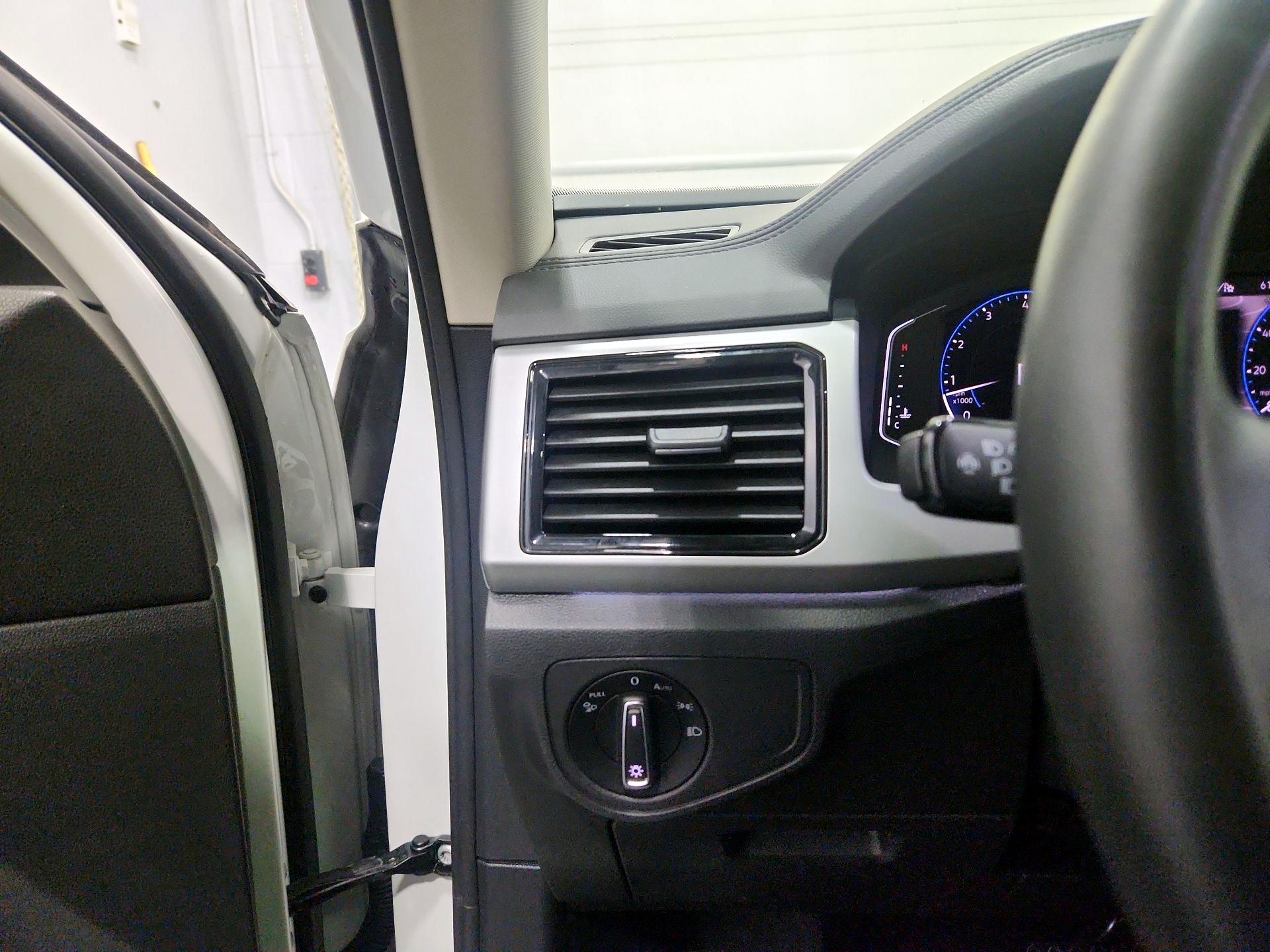 Thumbnail: 2021 Volkswagen Atlas - 13