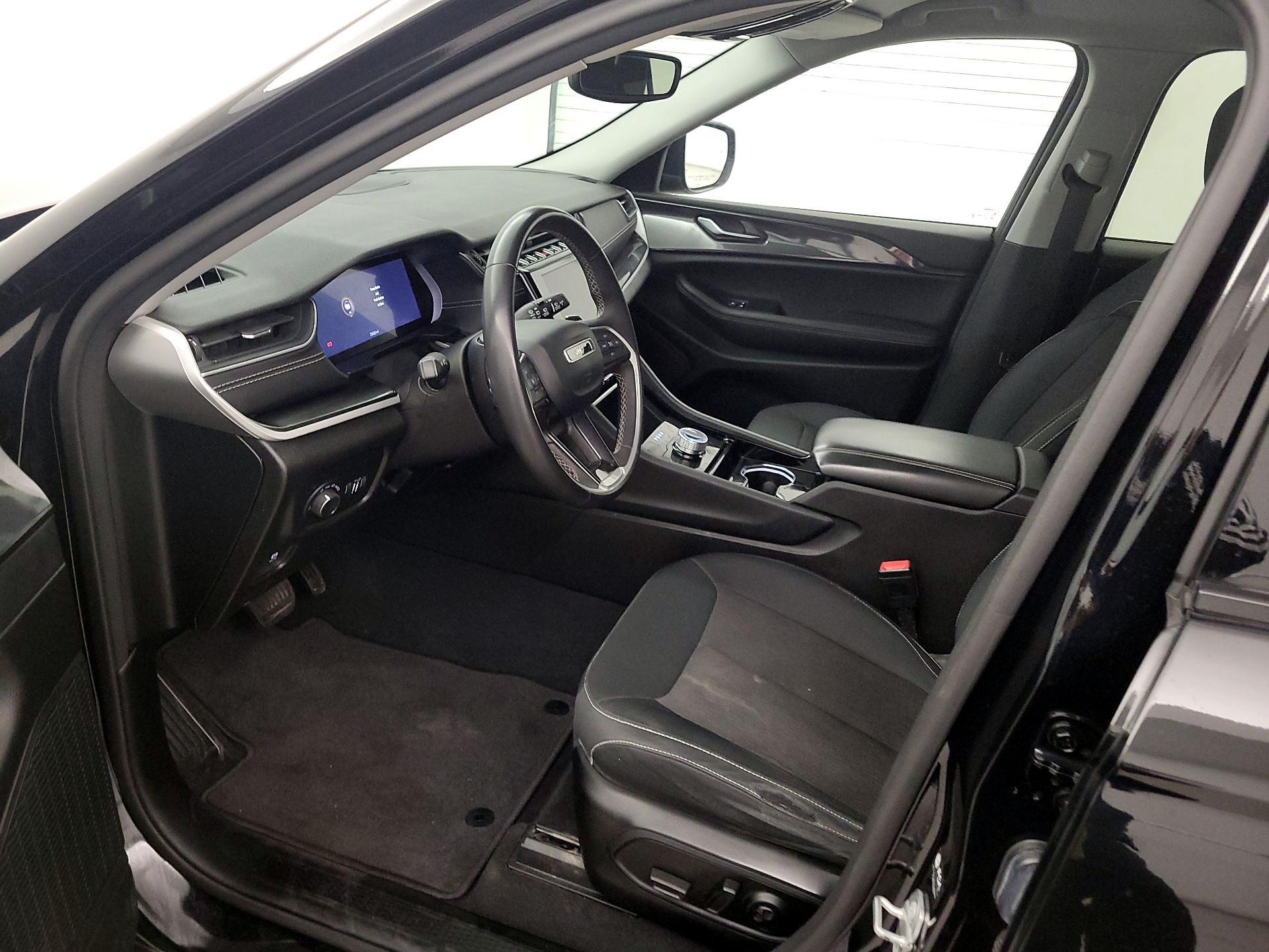 Thumbnail: 2023 Jeep Grand Cherokee - 11