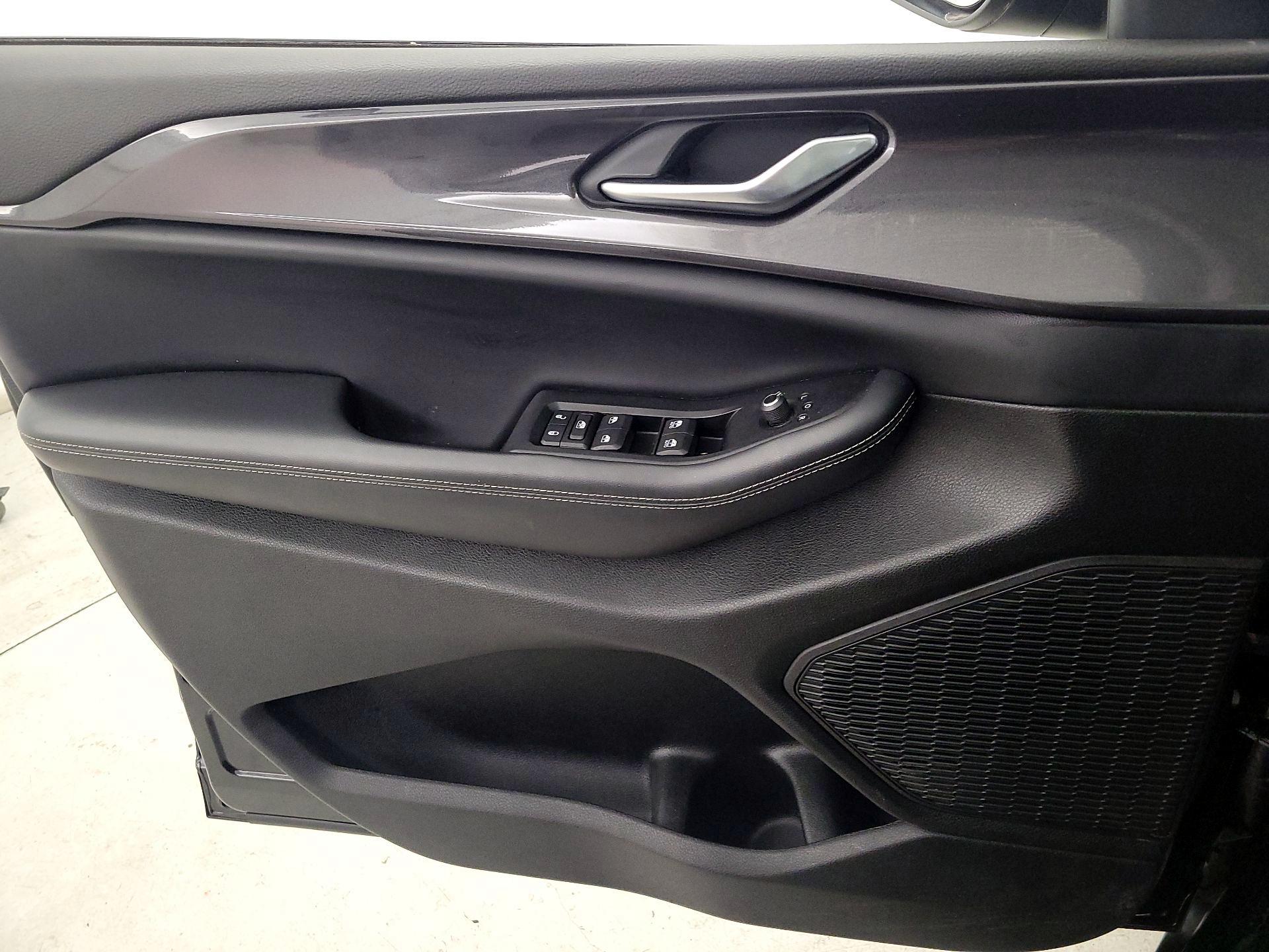 Thumbnail: 2023 Jeep Grand Cherokee - 12