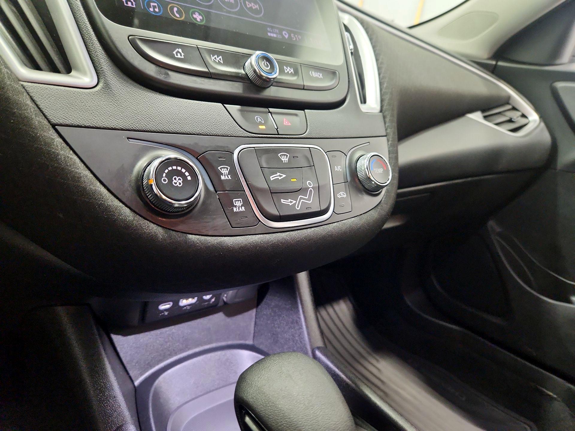 Thumbnail: 2022 Chevrolet Malibu - 16