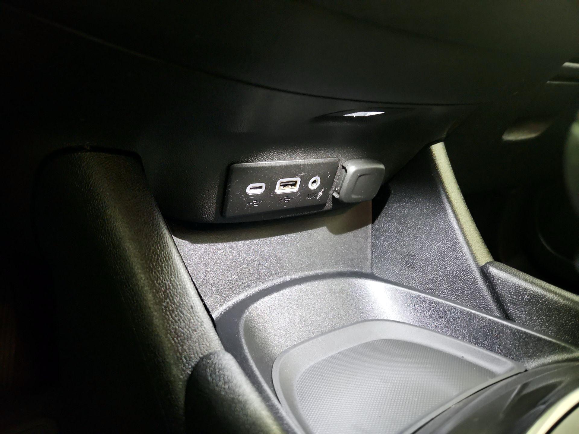 Thumbnail: 2022 Chevrolet Malibu - 18