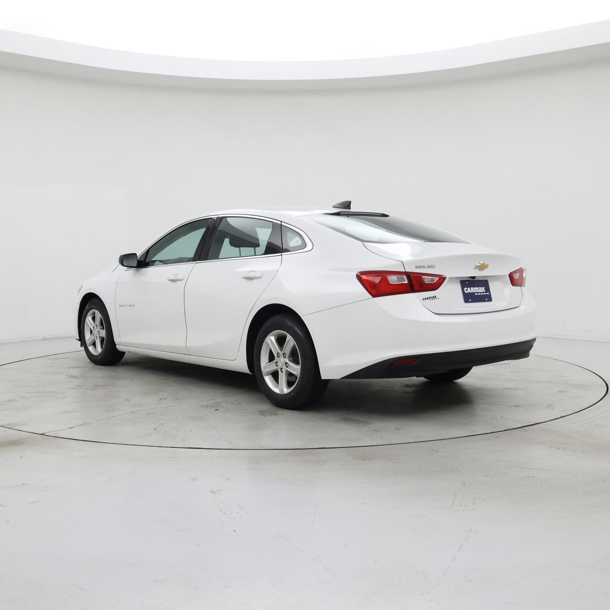 Thumbnail: 2022 Chevrolet Malibu - 2