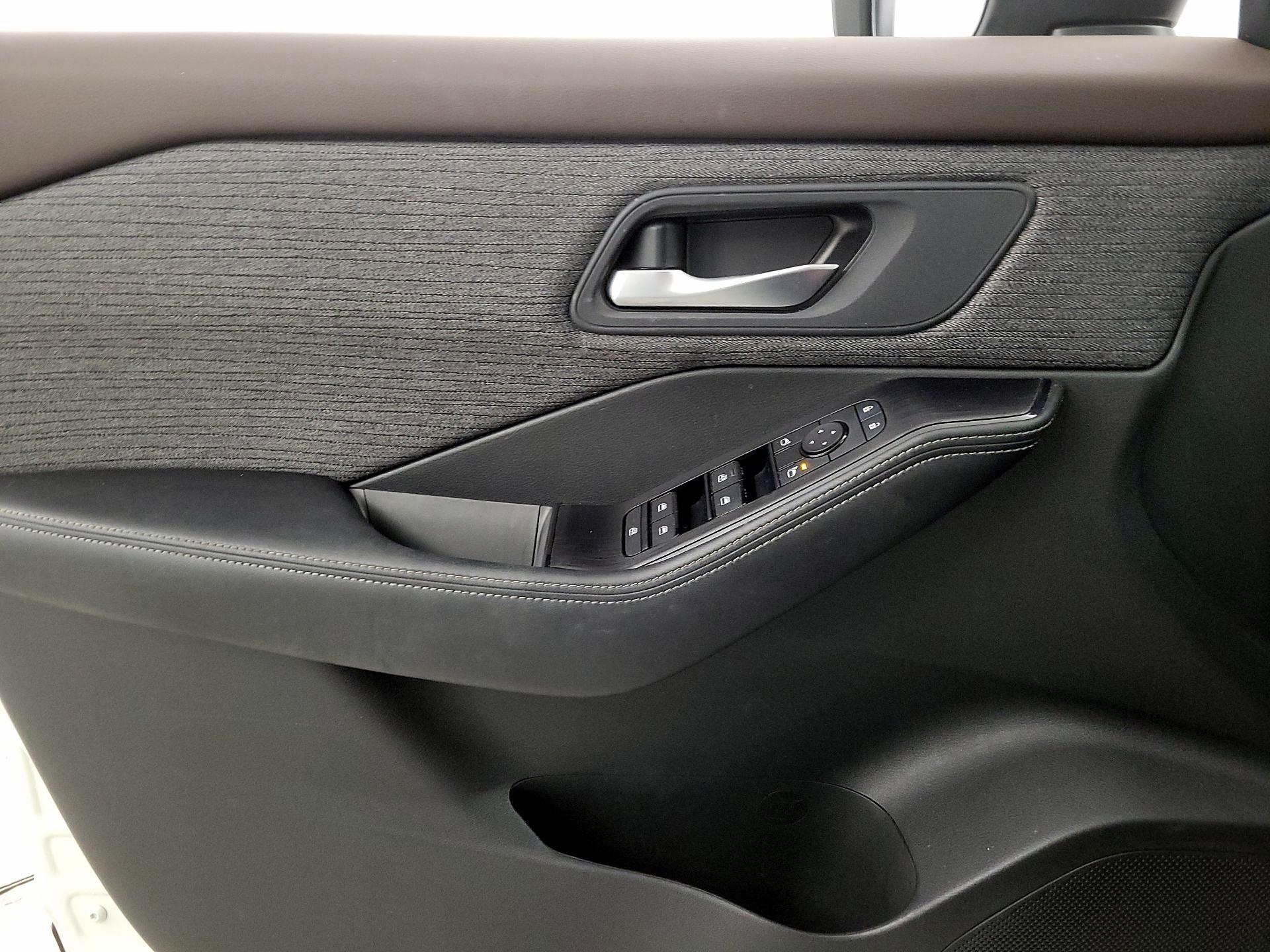 Thumbnail: 2023 Nissan Rogue - 12