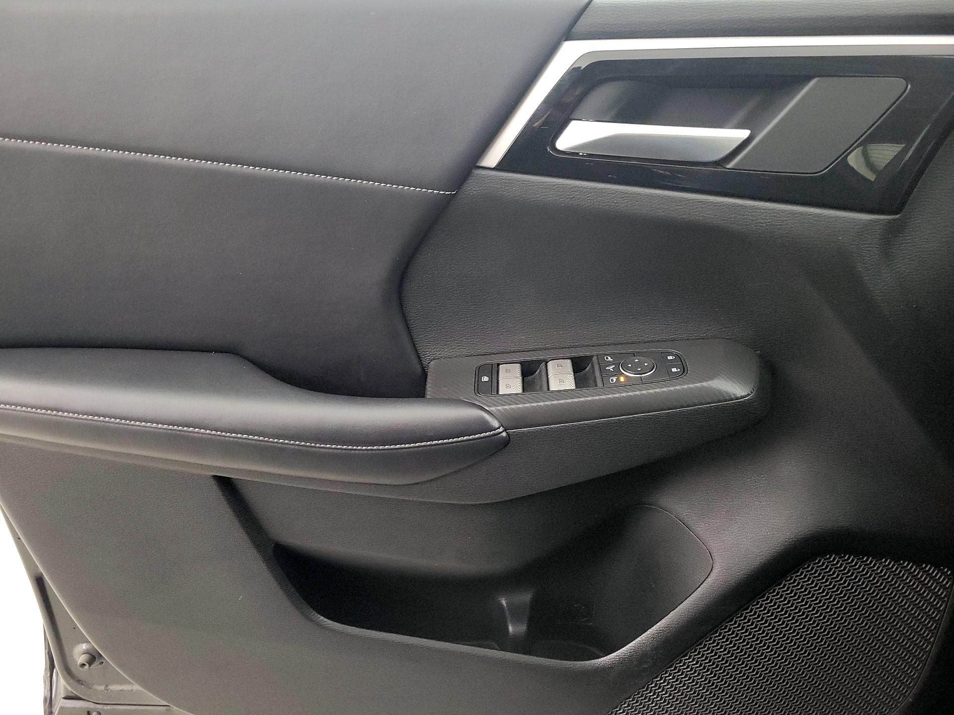 Thumbnail: 2024 Mitsubishi Outlander - 12