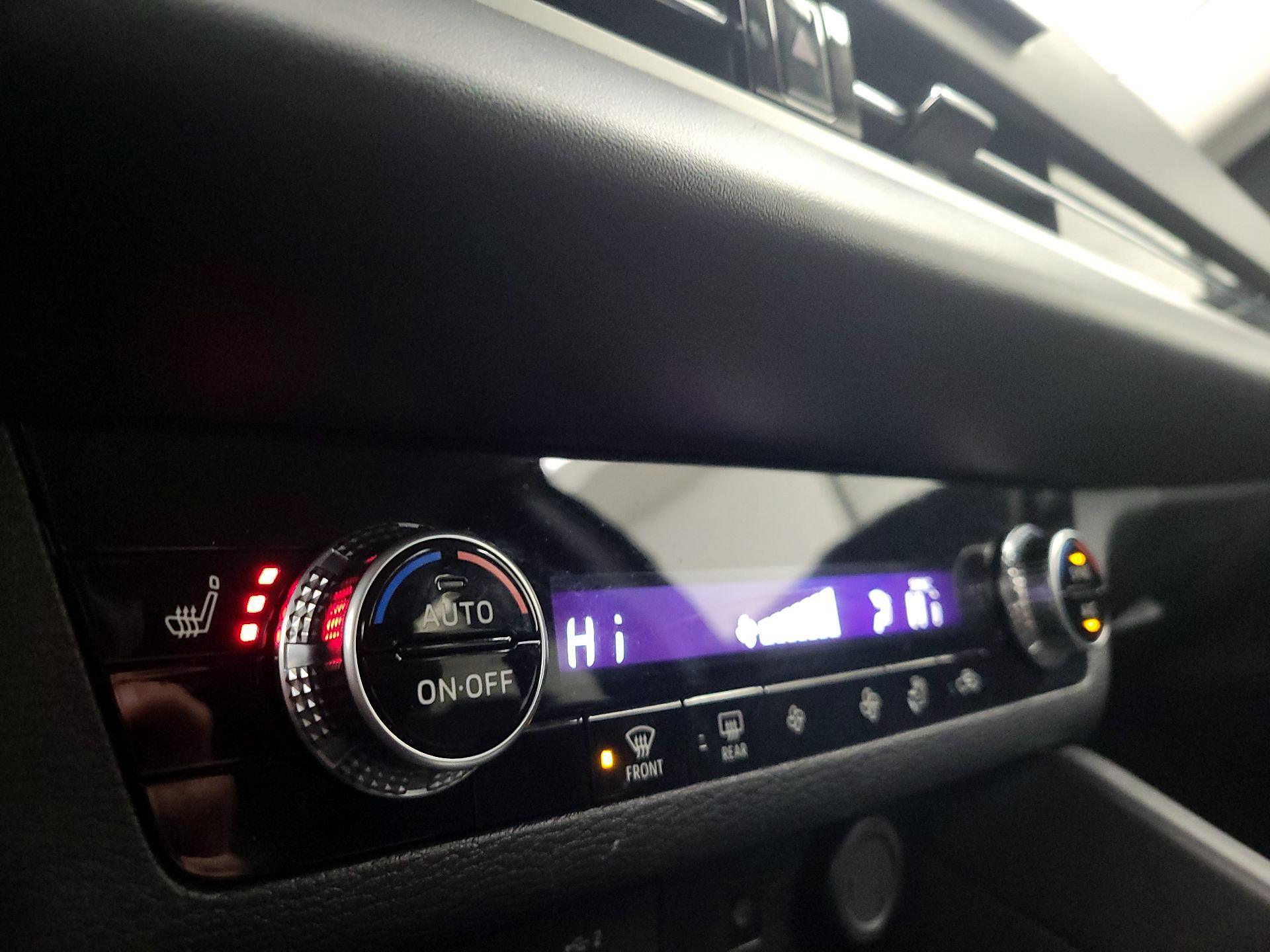 Thumbnail: 2024 Mitsubishi Outlander - 17