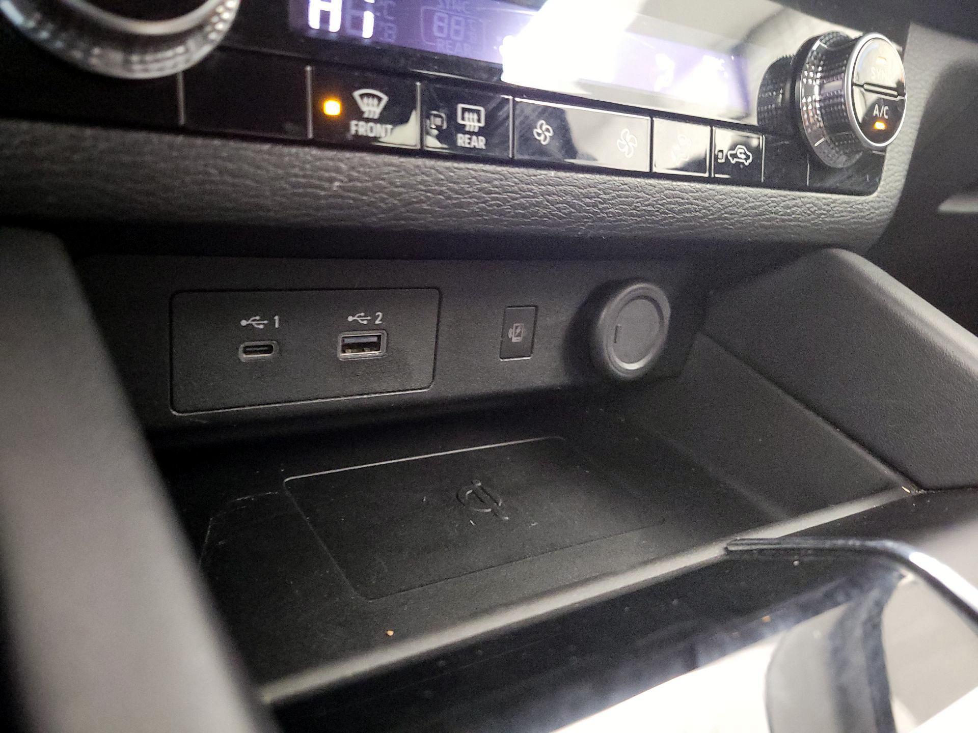 Thumbnail: 2024 Mitsubishi Outlander - 19