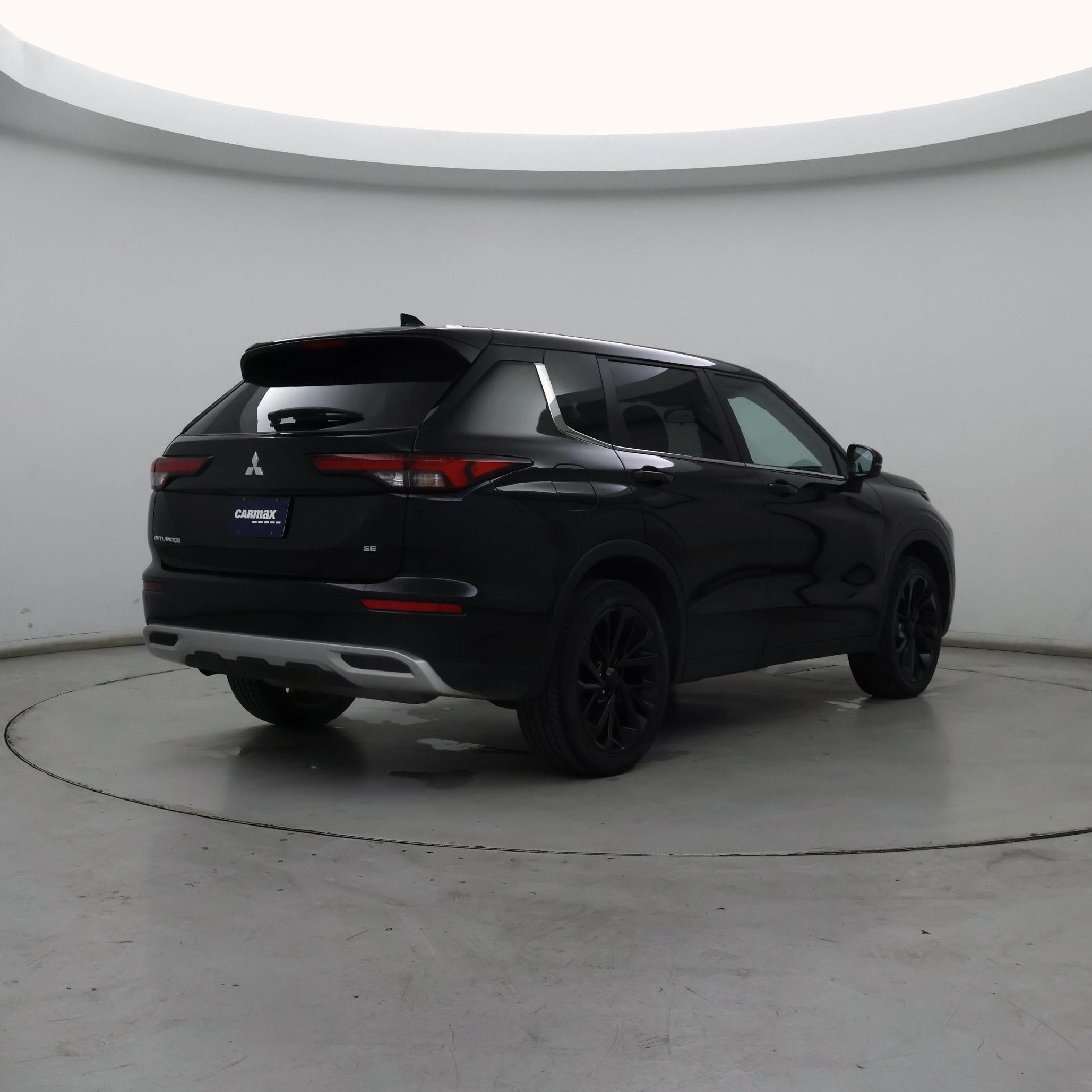 Thumbnail: 2024 Mitsubishi Outlander - 8