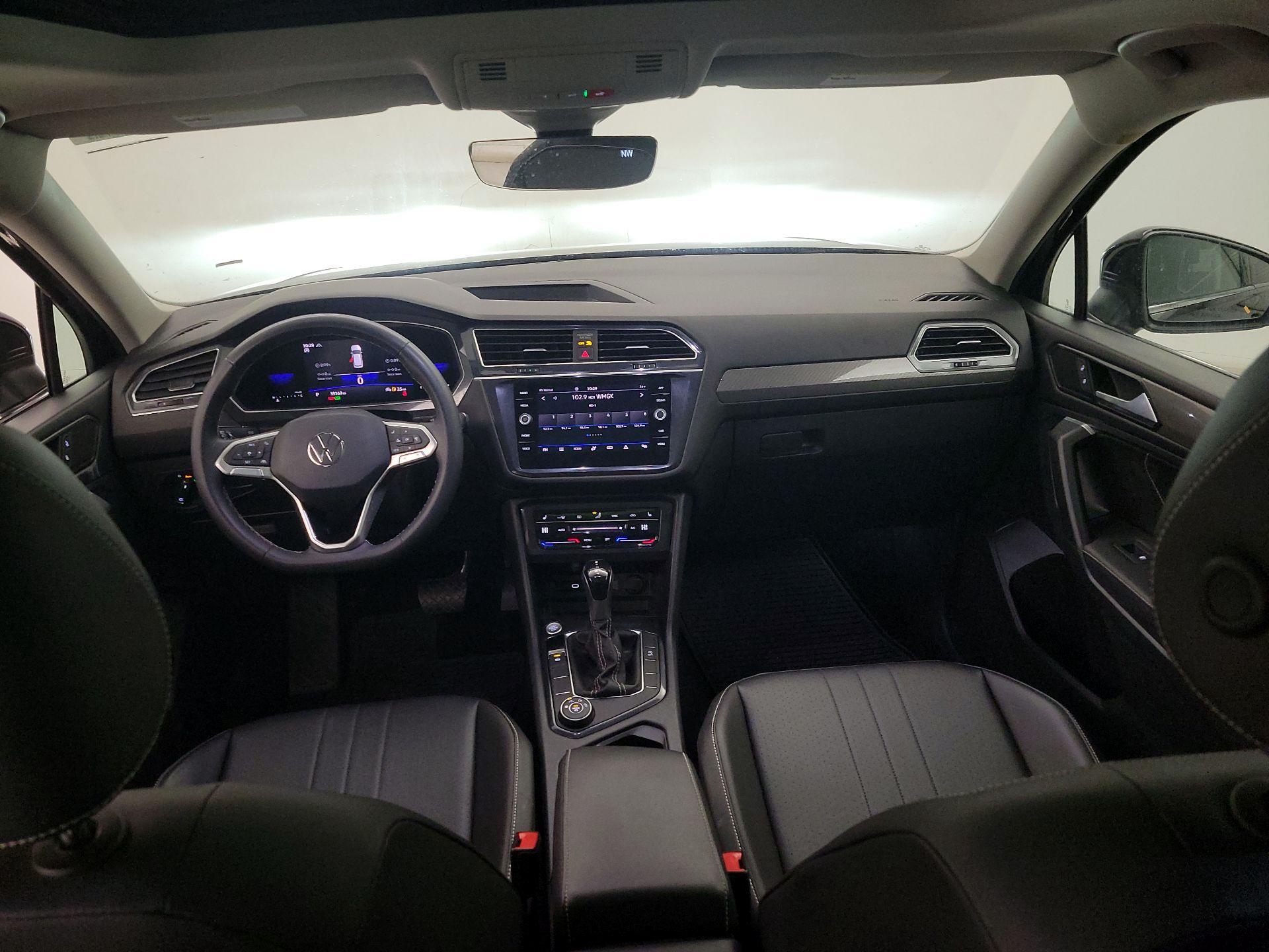 Thumbnail: 2022 Volkswagen Tiguan - 9