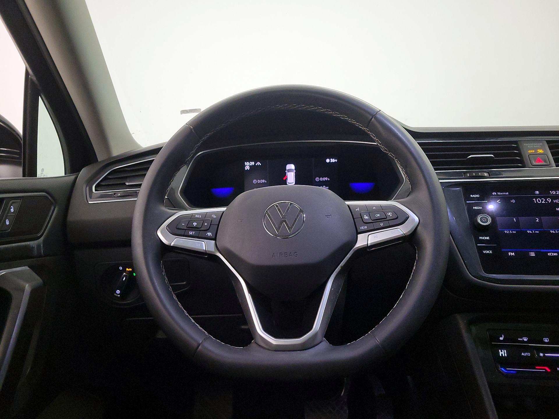 Thumbnail: 2022 Volkswagen Tiguan - 10