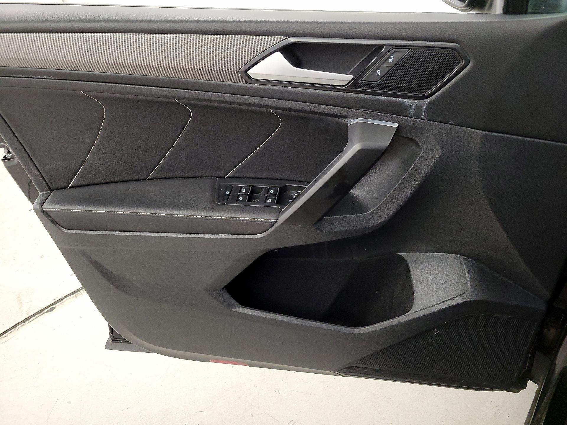 Thumbnail: 2022 Volkswagen Tiguan - 12