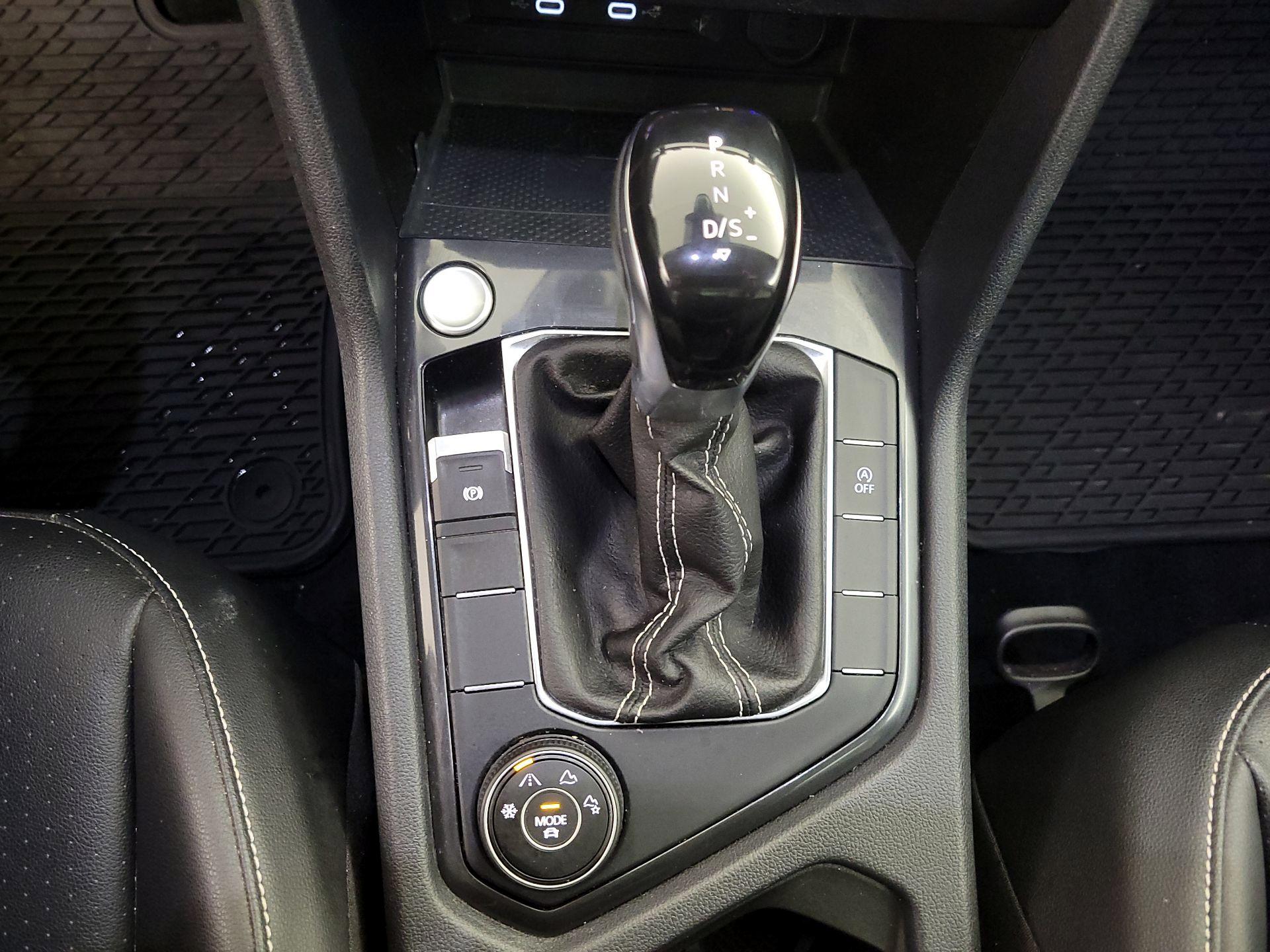 Thumbnail: 2022 Volkswagen Tiguan - 17