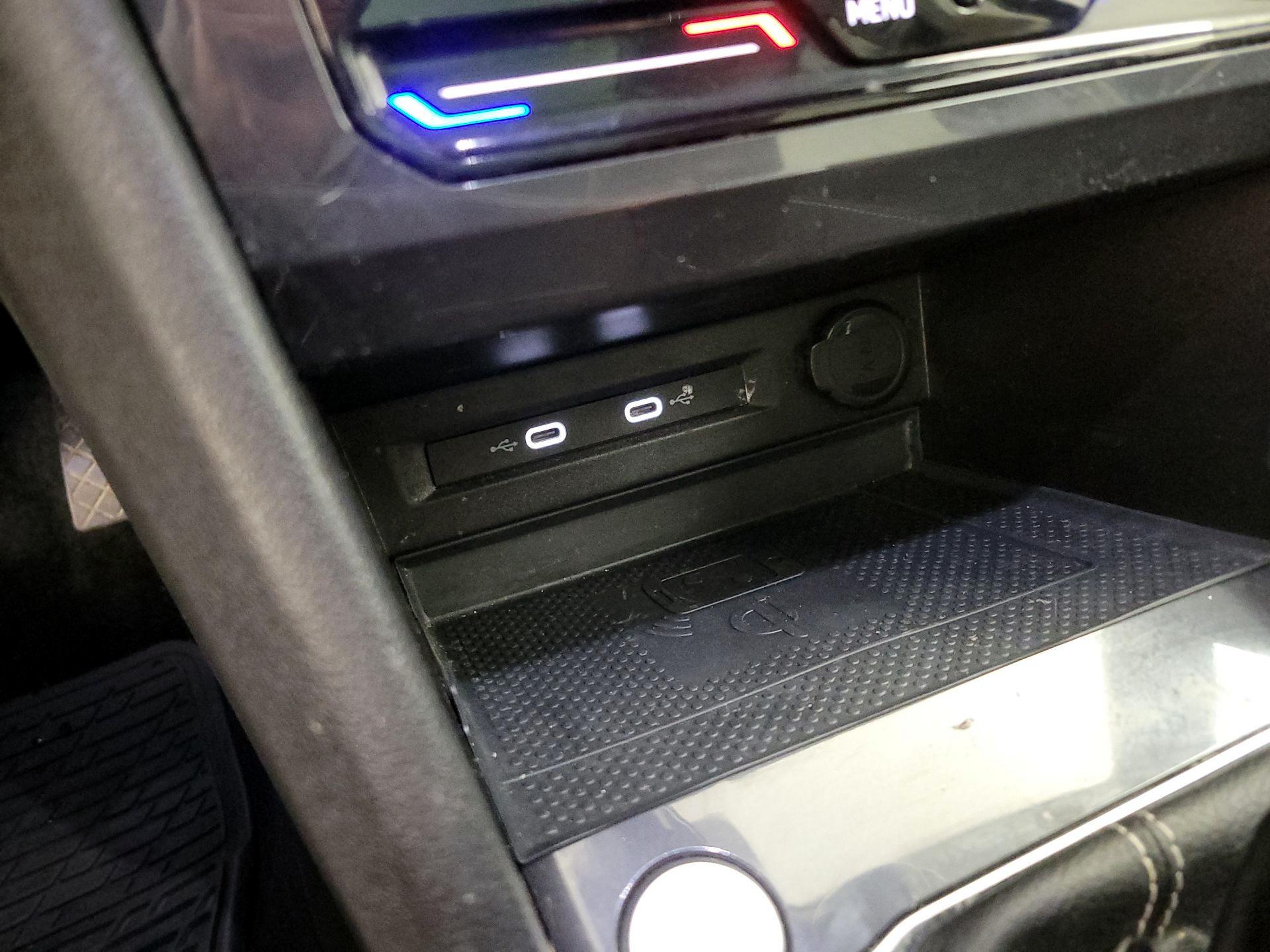 Thumbnail: 2022 Volkswagen Tiguan - 18