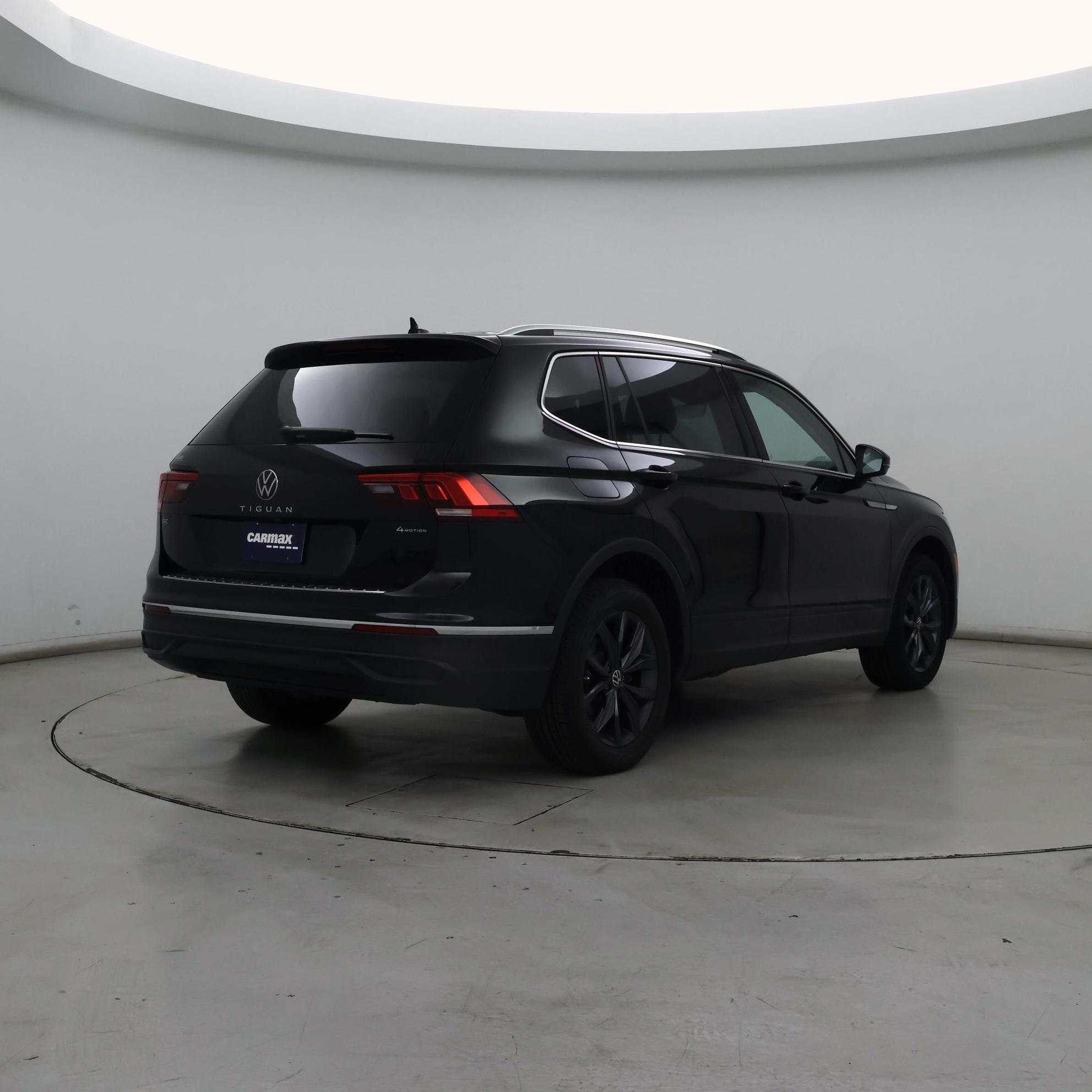 Thumbnail: 2022 Volkswagen Tiguan - 8