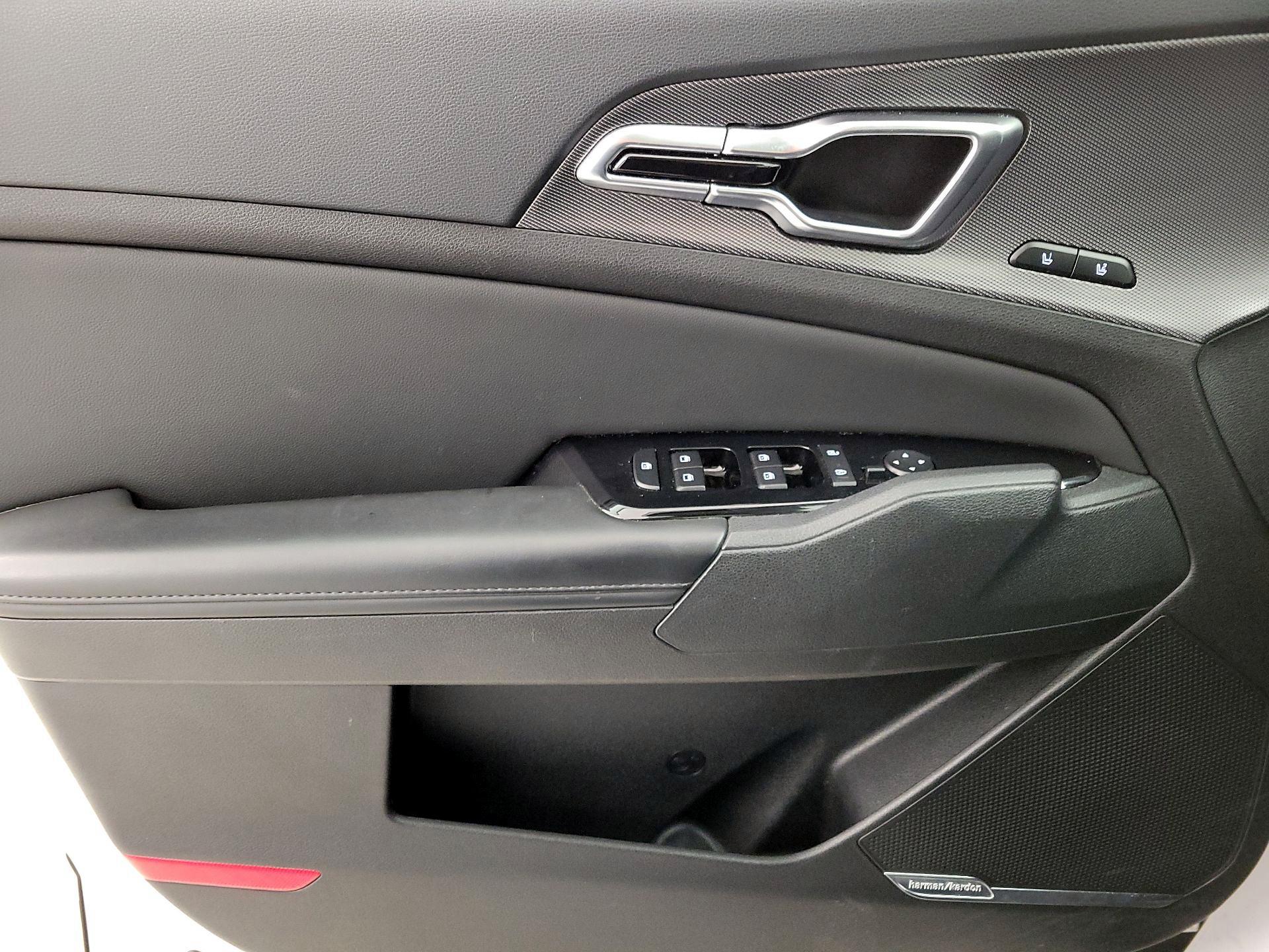 Thumbnail: 2023 Kia Sportage - 12