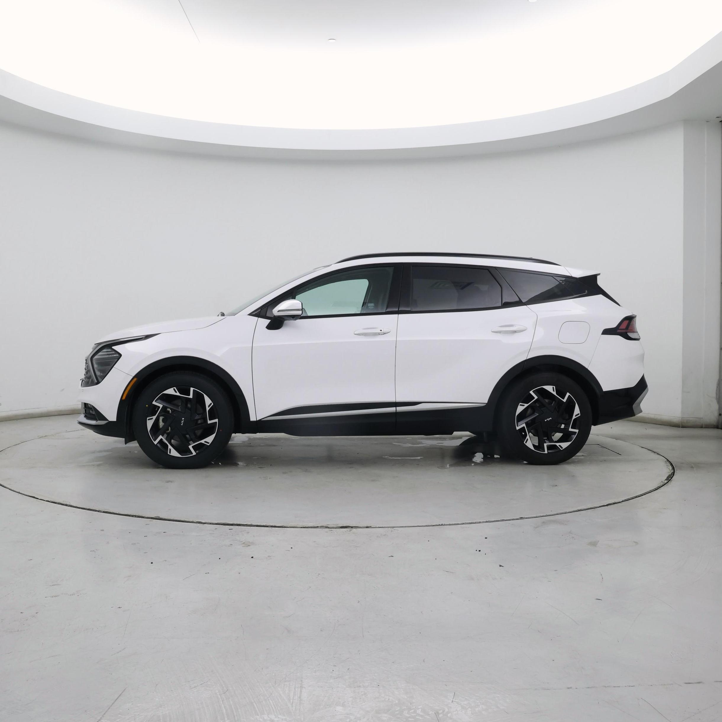 Thumbnail: 2023 Kia Sportage - 3