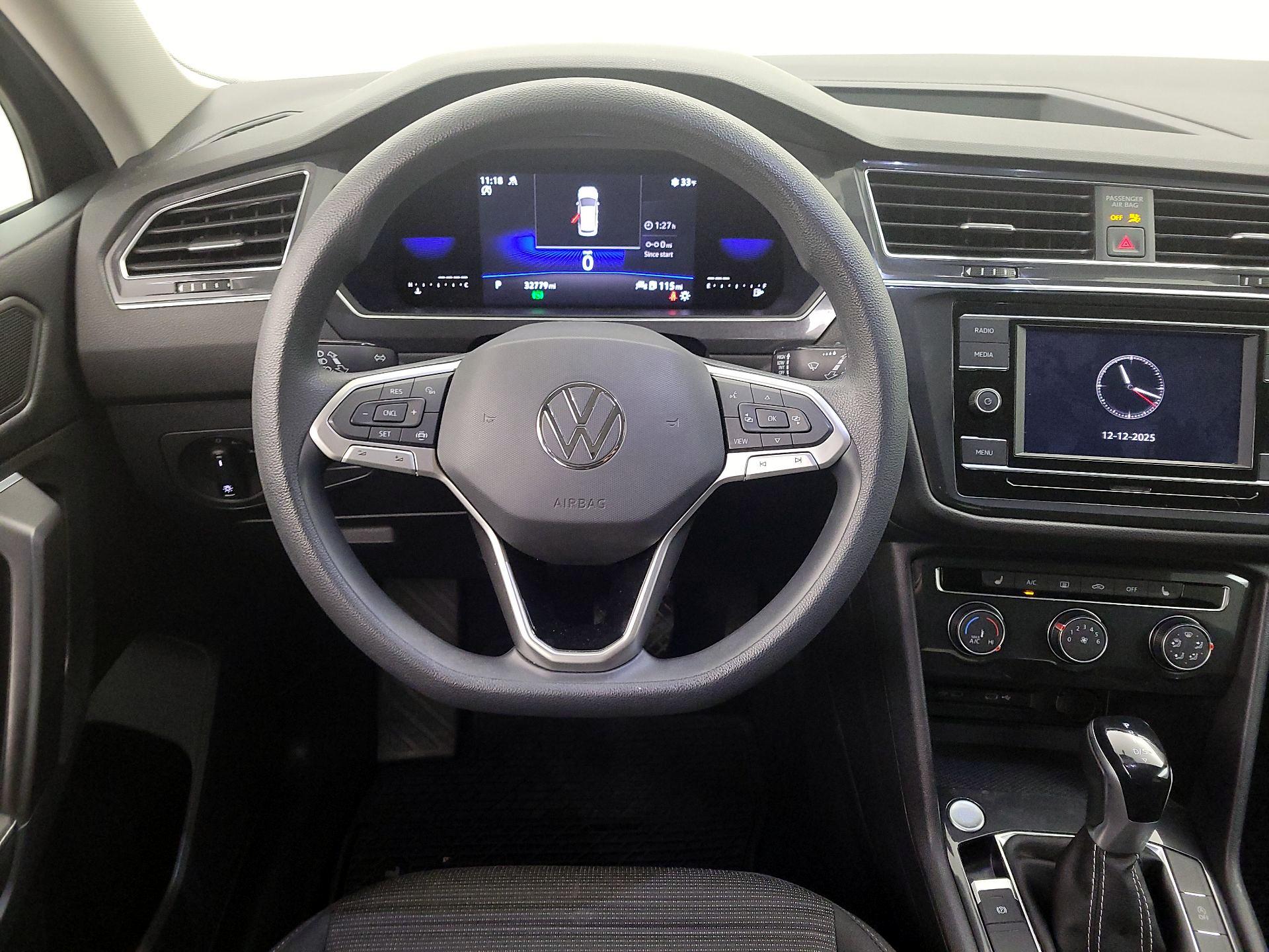 Thumbnail: 2022 Volkswagen Tiguan - 10