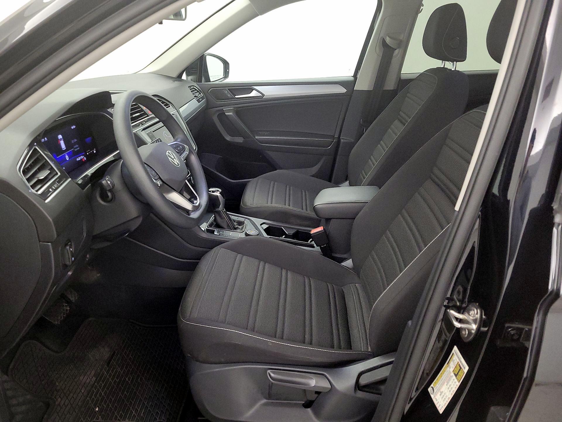 Thumbnail: 2022 Volkswagen Tiguan - 11