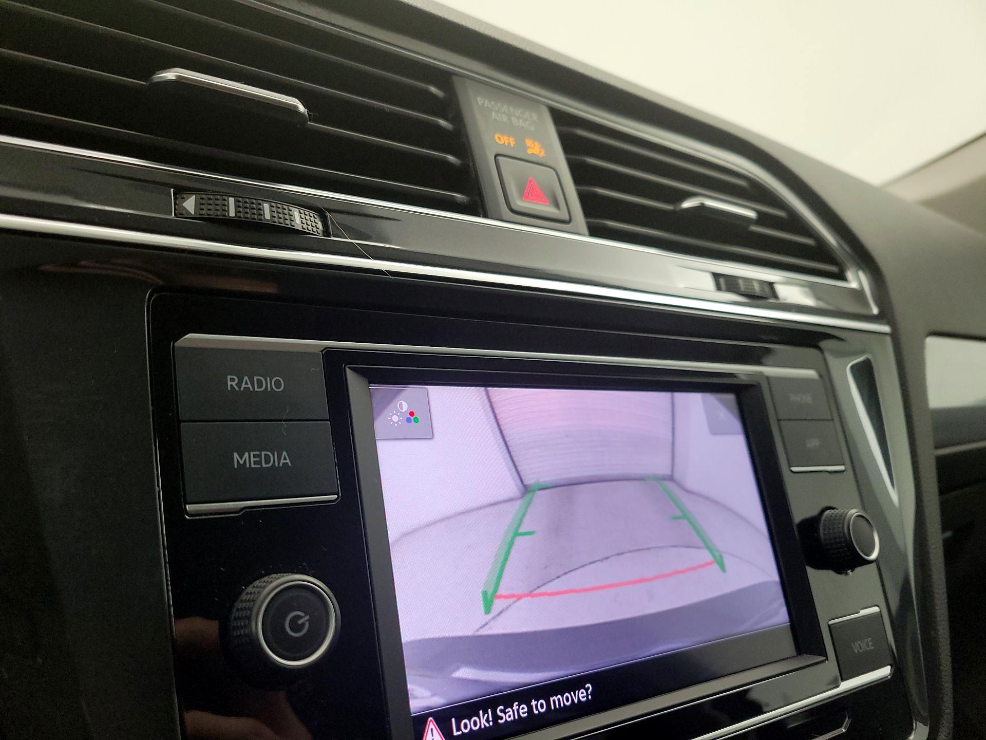 Thumbnail: 2022 Volkswagen Tiguan - 14