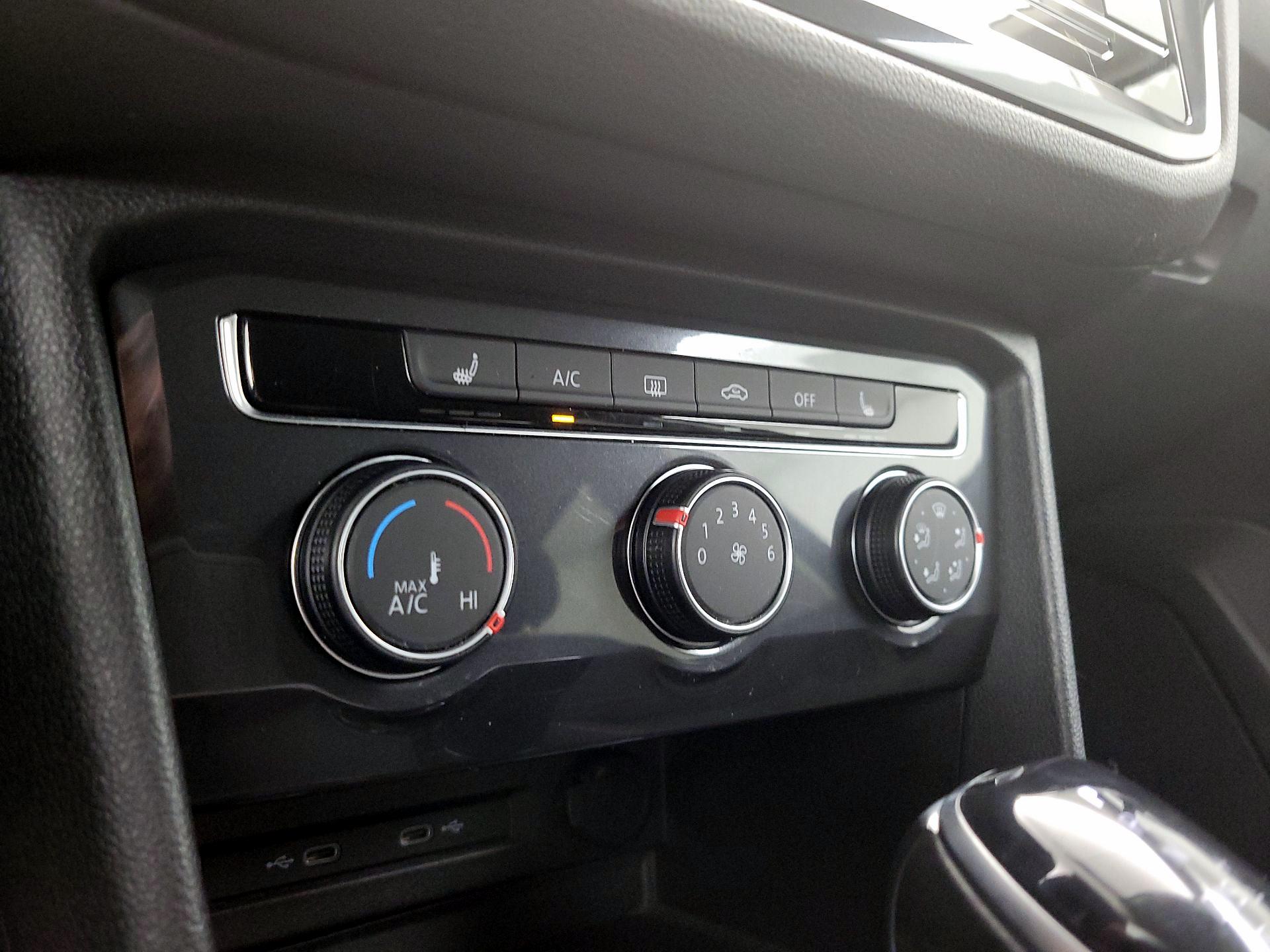 Thumbnail: 2022 Volkswagen Tiguan - 16