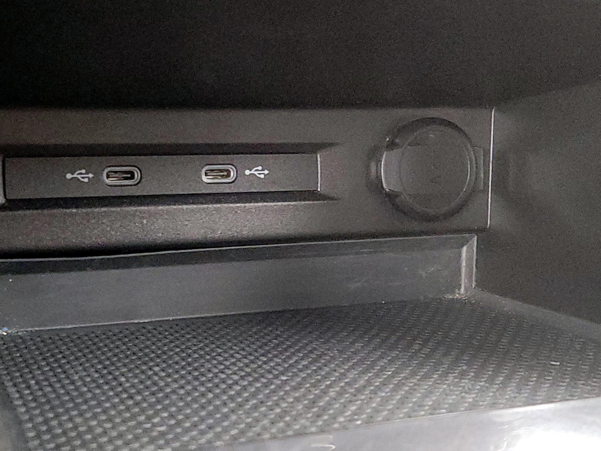 Thumbnail: 2022 Volkswagen Tiguan - 18