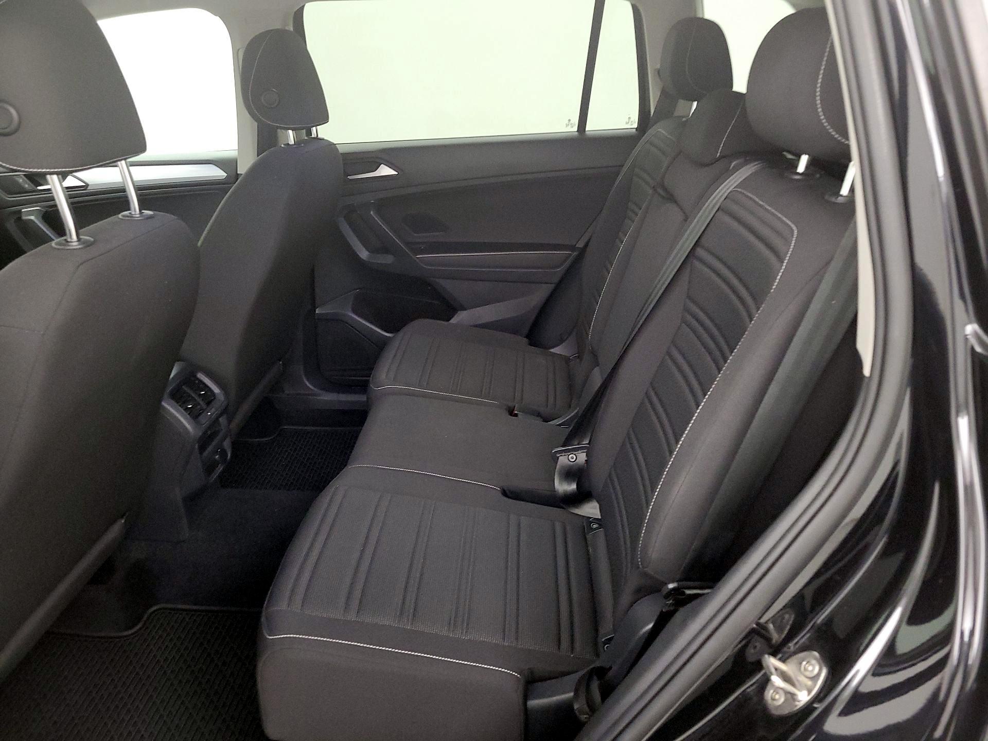 Thumbnail: 2022 Volkswagen Tiguan - 19