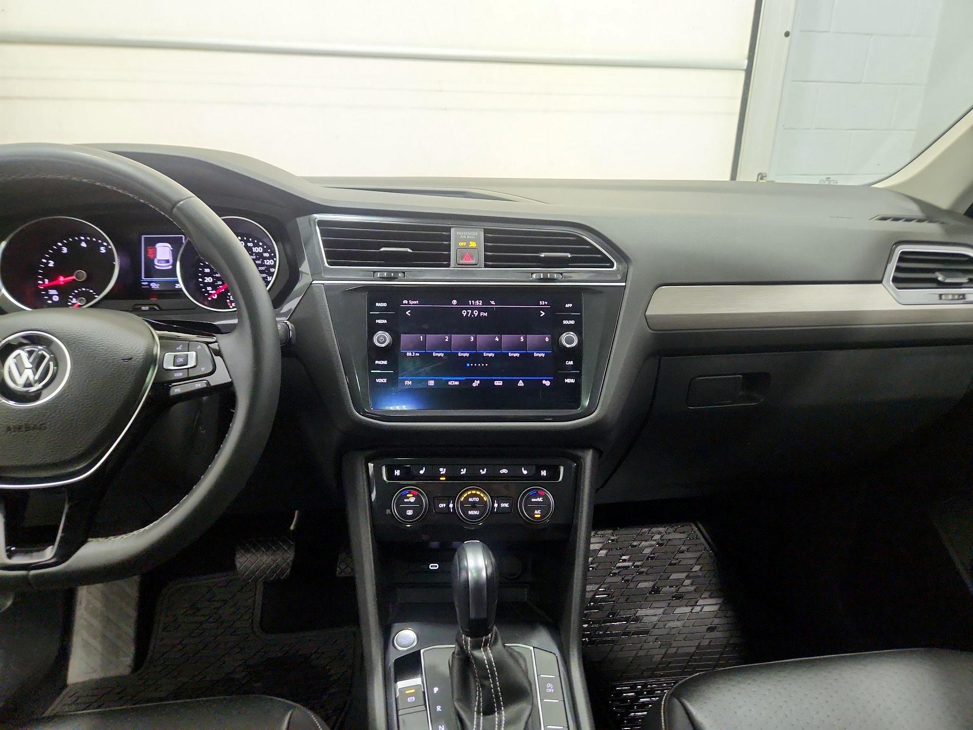 Thumbnail: 2021 Volkswagen Tiguan - 9