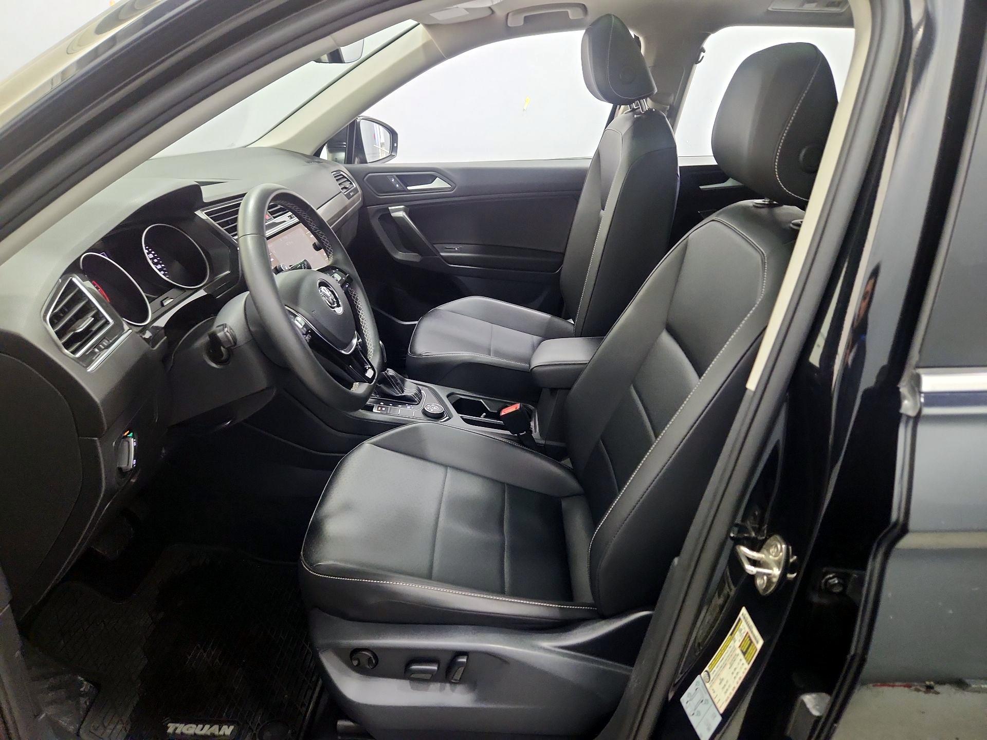 Thumbnail: 2021 Volkswagen Tiguan - 11