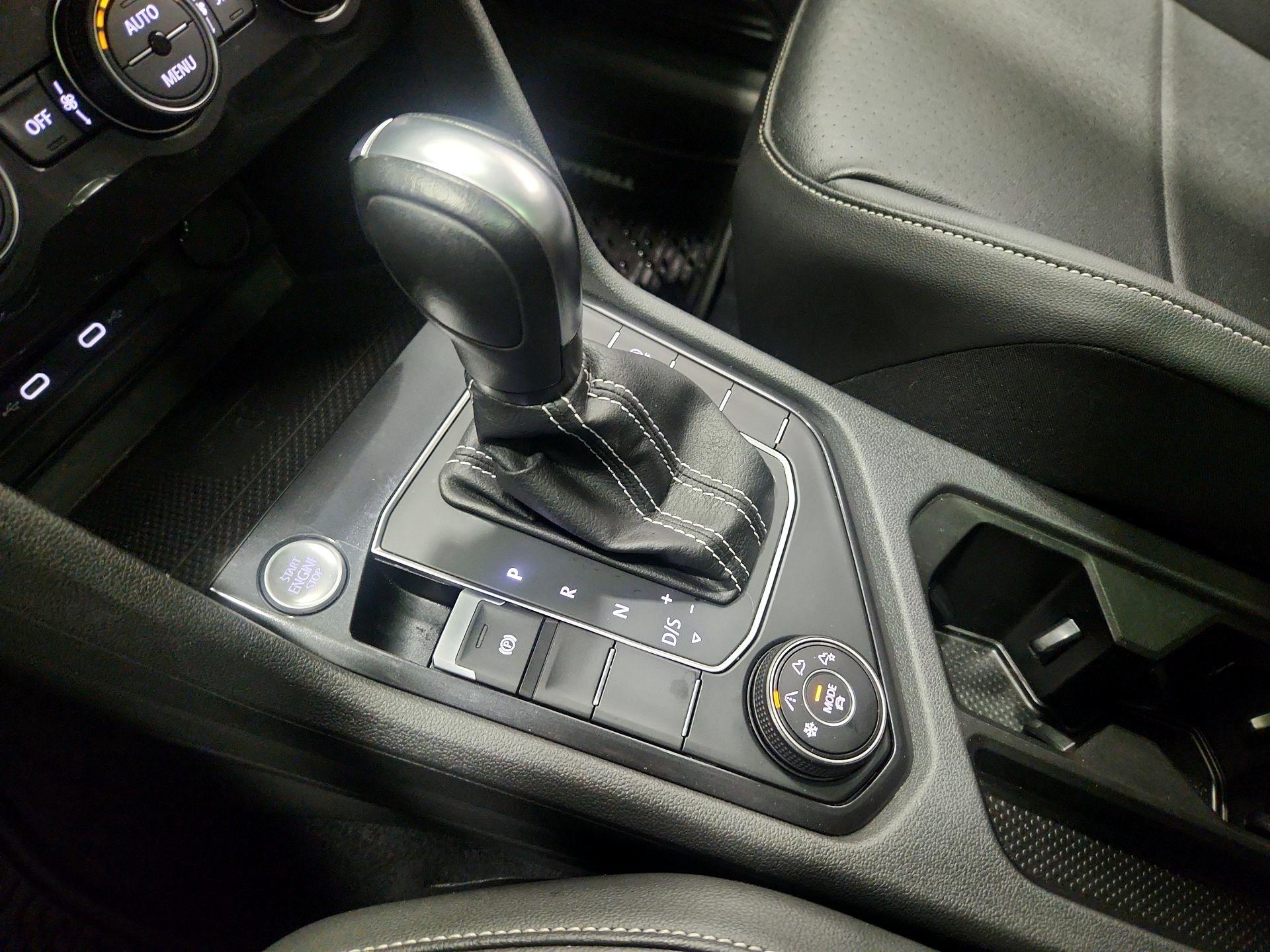 Thumbnail: 2021 Volkswagen Tiguan - 17