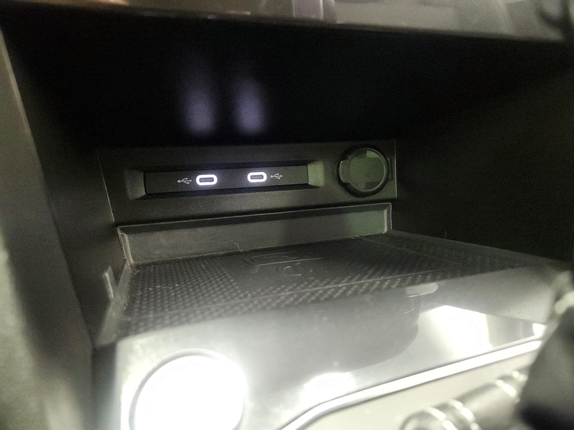 Thumbnail: 2021 Volkswagen Tiguan - 18