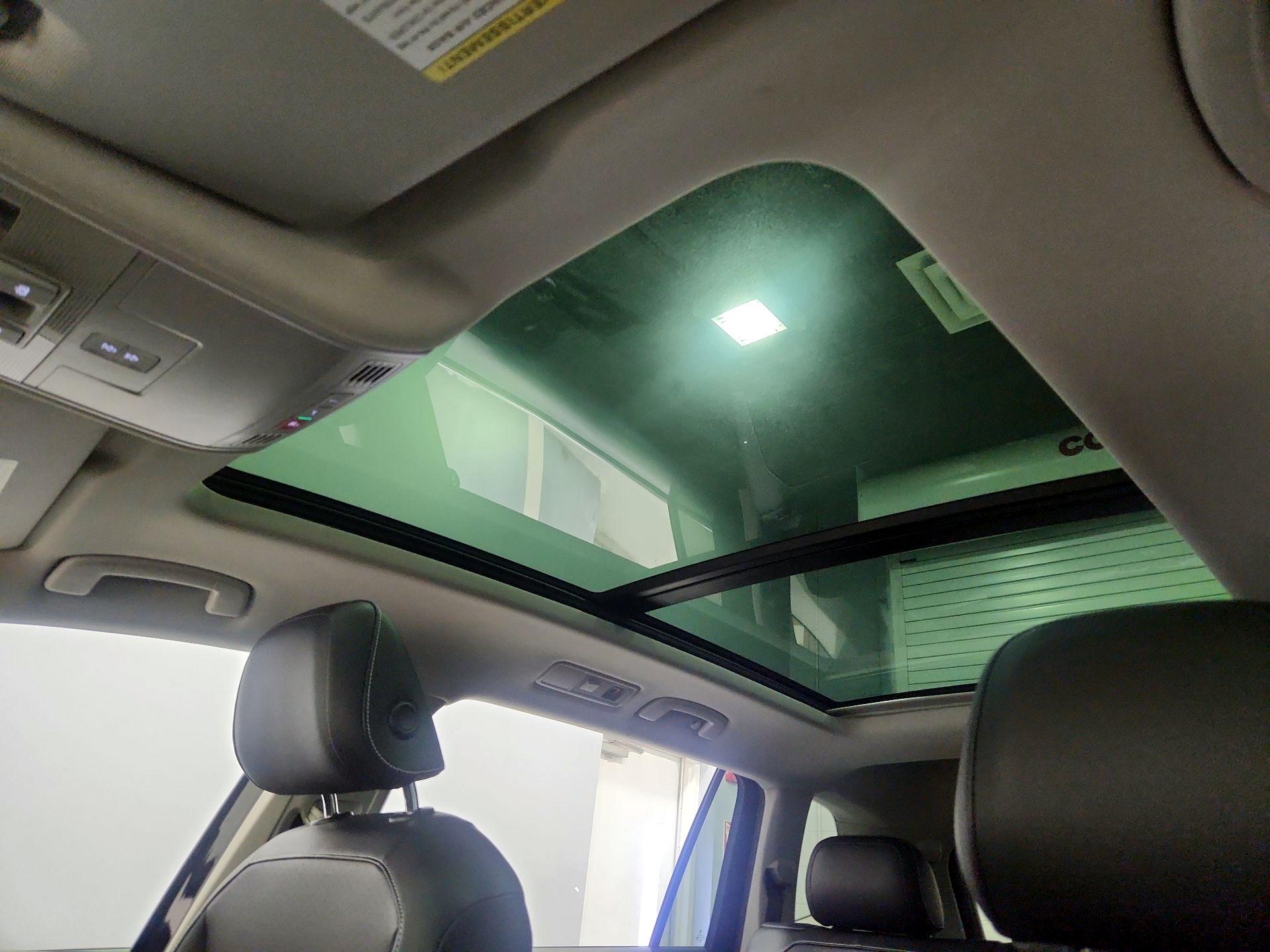 Thumbnail: 2021 Volkswagen Tiguan - 19