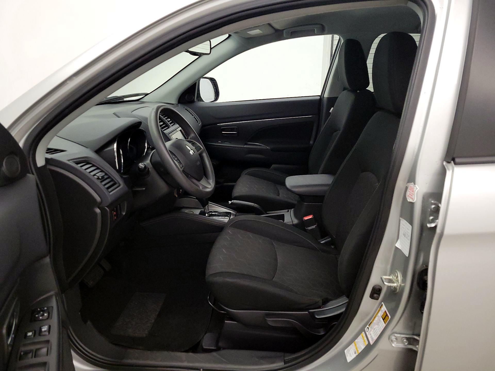 Thumbnail: 2021 Mitsubishi Outlander Sport - 11