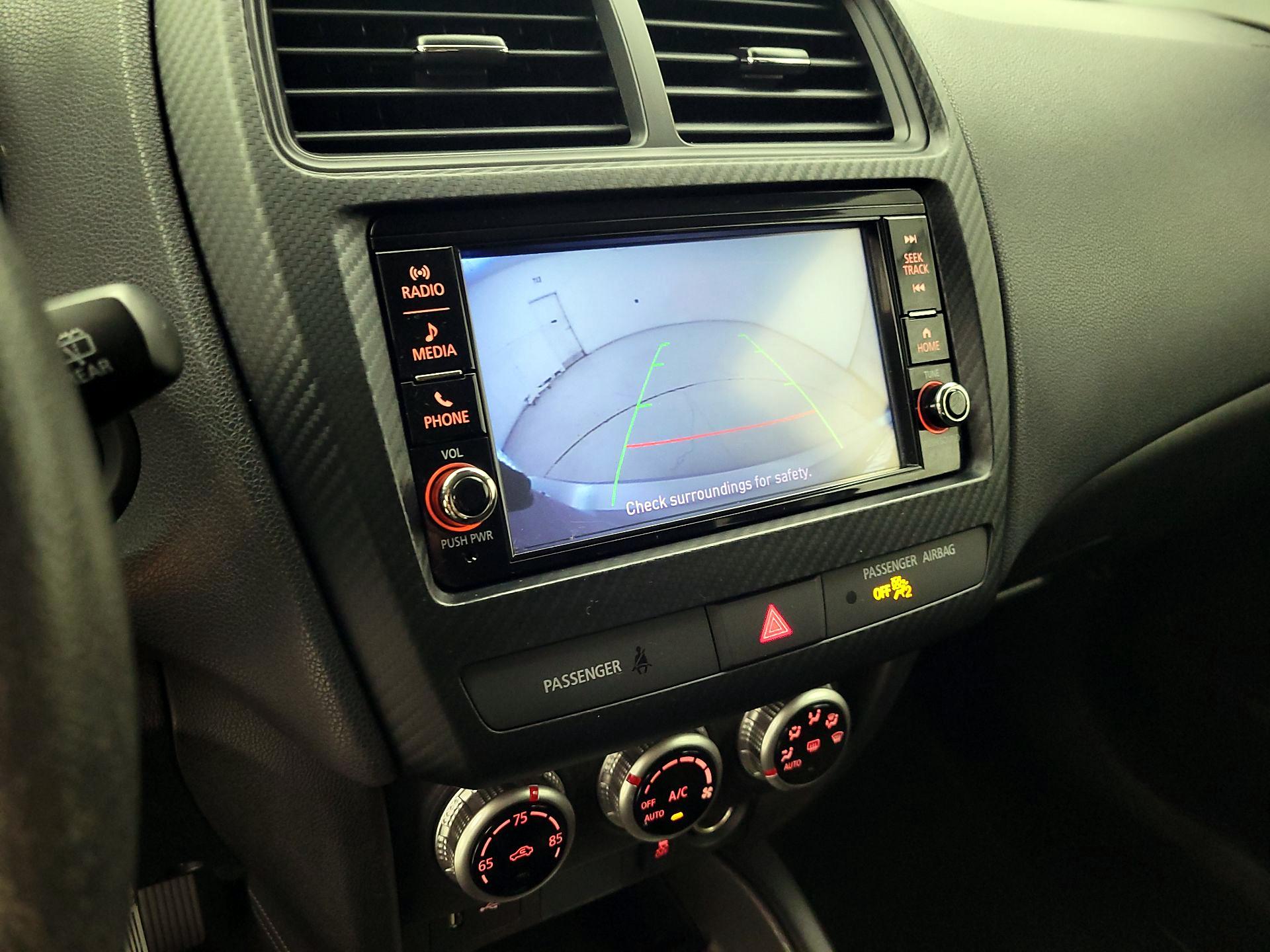 Thumbnail: 2021 Mitsubishi Outlander Sport - 14