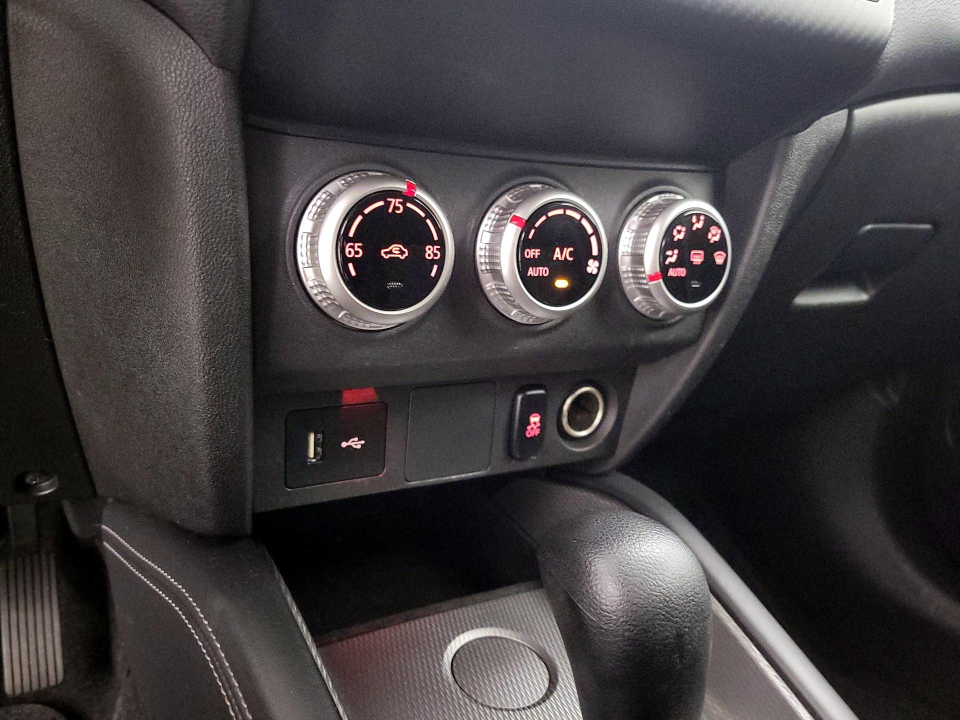 Thumbnail: 2021 Mitsubishi Outlander Sport - 16