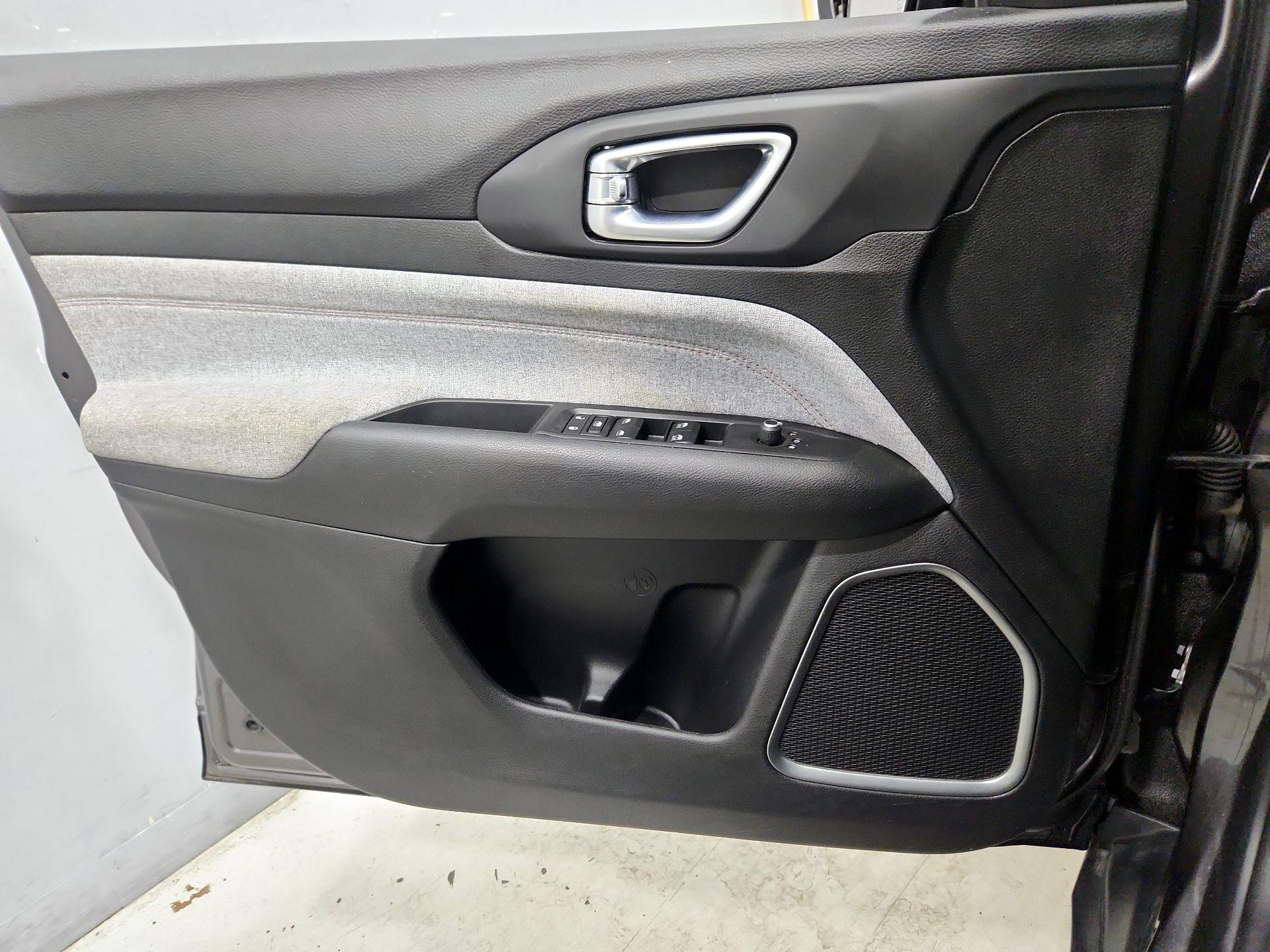 Thumbnail: 2022 Jeep Compass - 12