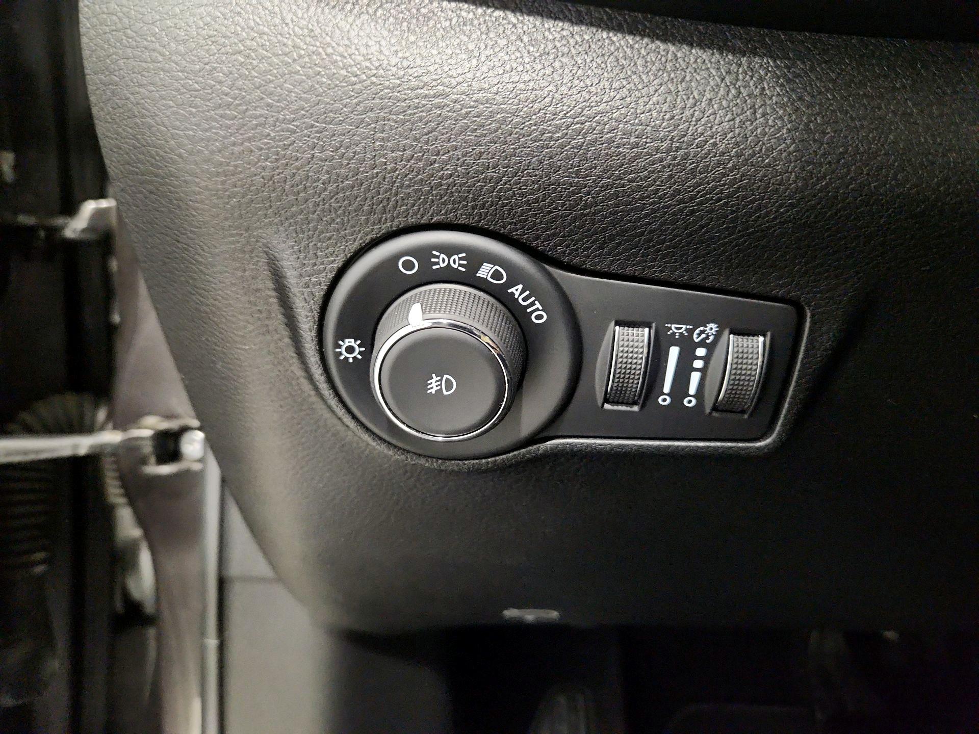 Thumbnail: 2022 Jeep Compass - 13