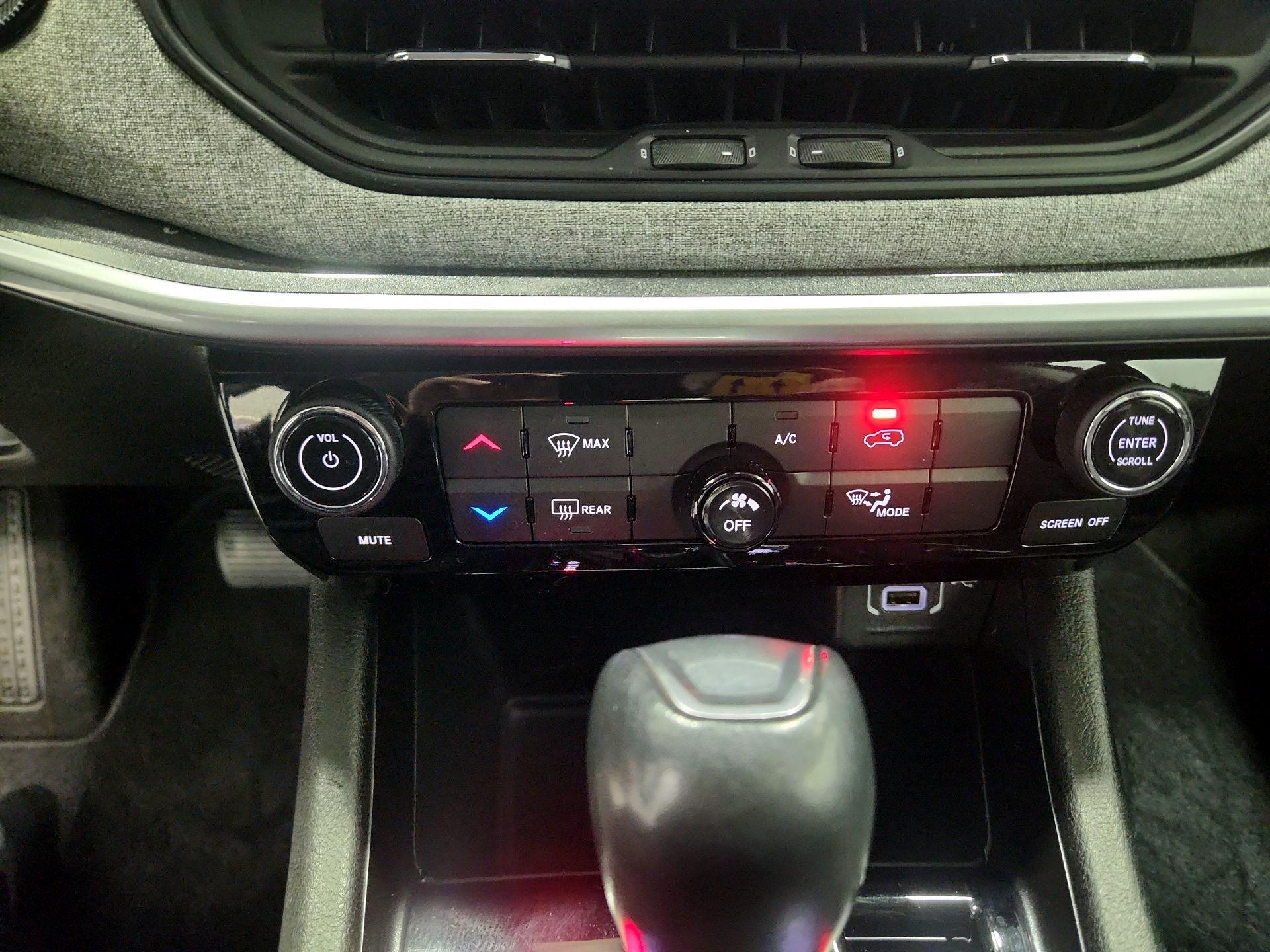 Thumbnail: 2022 Jeep Compass - 16