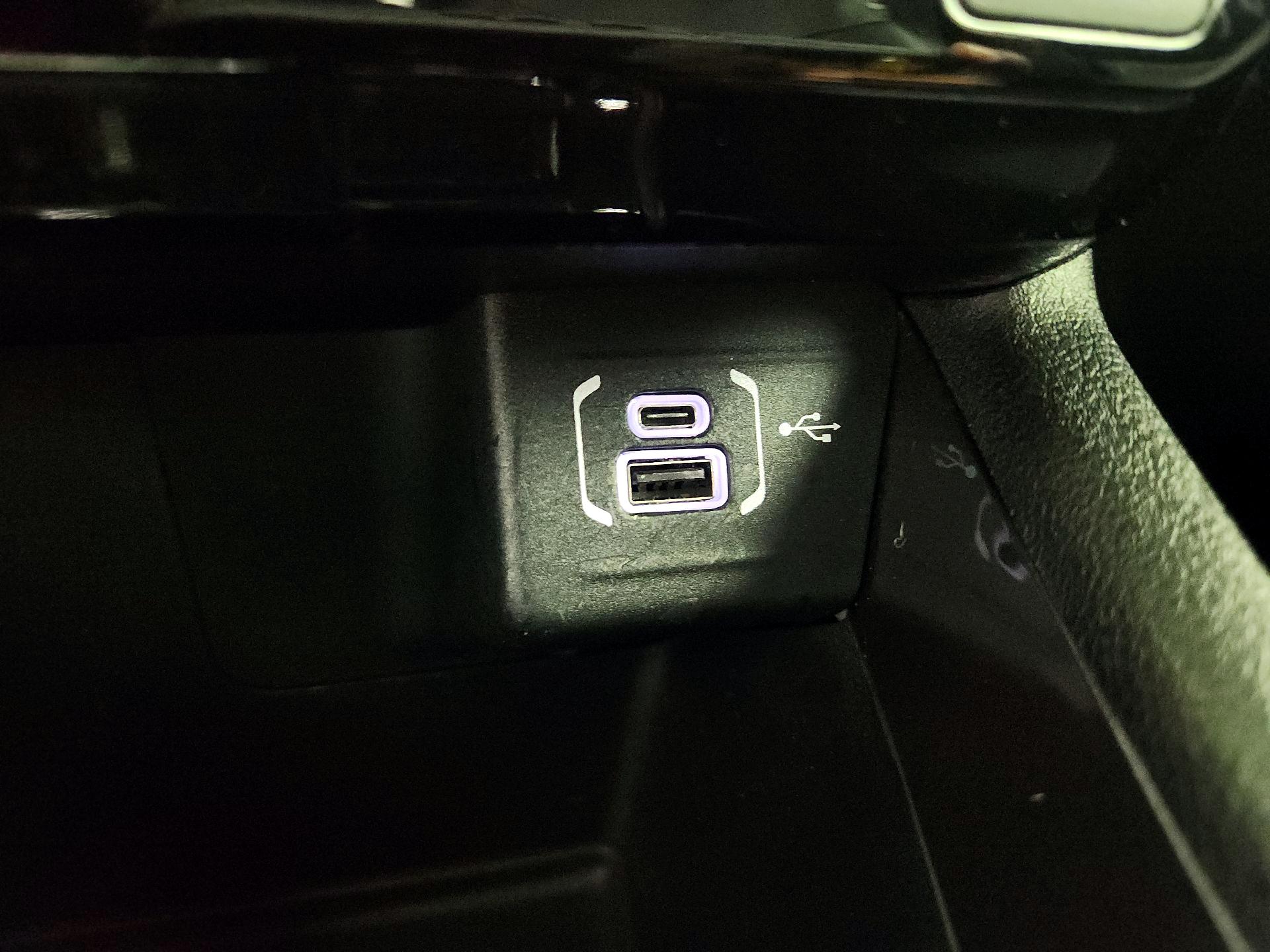 Thumbnail: 2022 Jeep Compass - 18