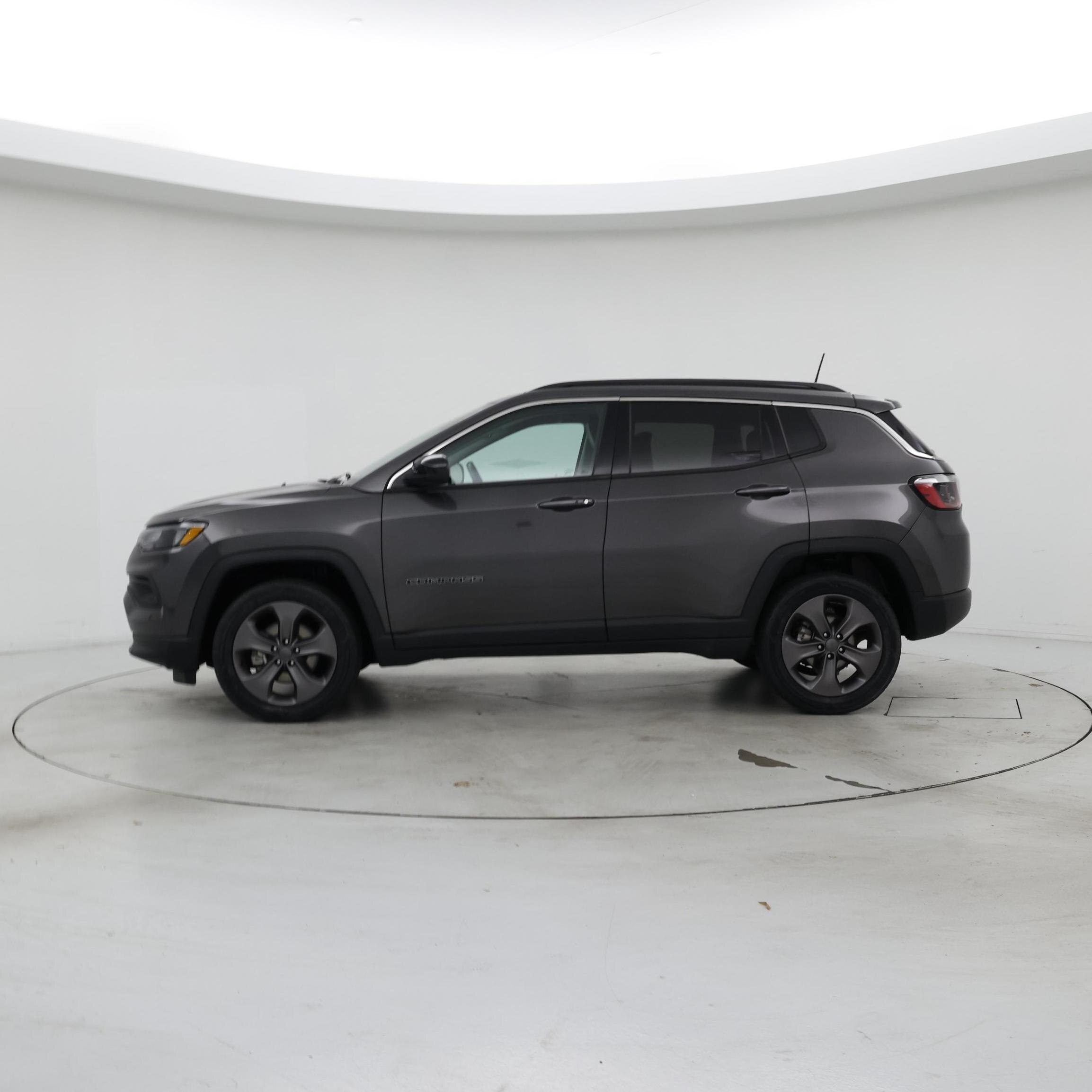Thumbnail: 2022 Jeep Compass - 3